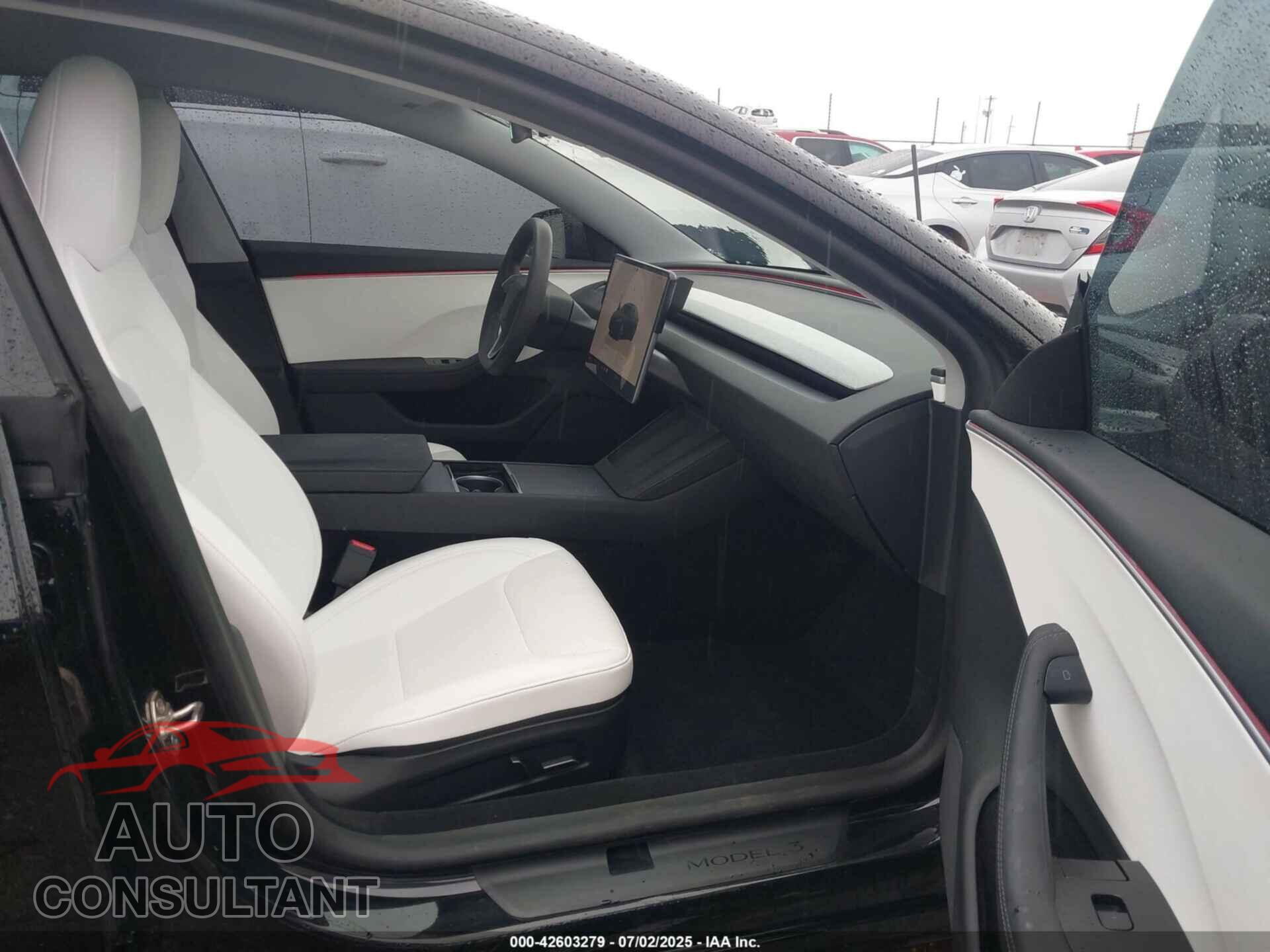 TESLA MODEL 3 2024 - 5YJ3E1EA8RF836563
