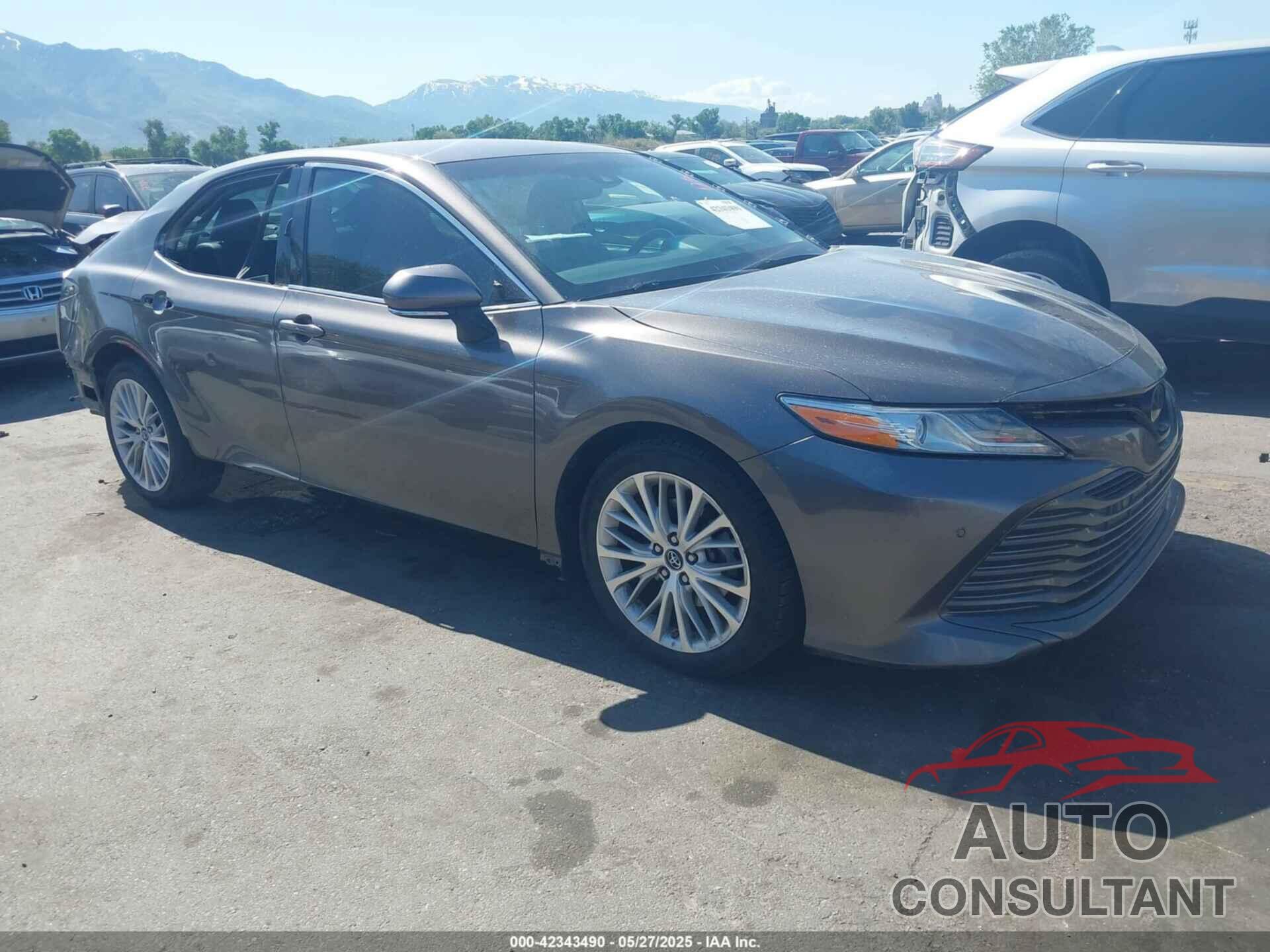 TOYOTA CAMRY 2018 - 4T1B11HK9JU087887