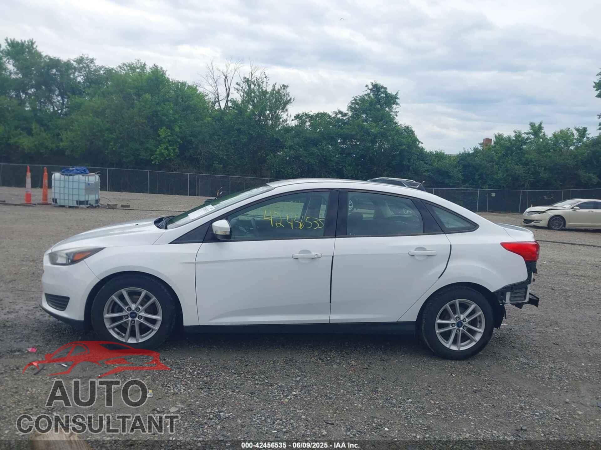 FORD FOCUS 2017 - 1FADP3F21HL322671