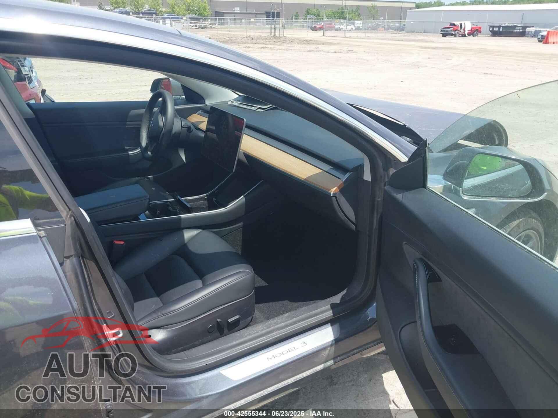 TESLA MODEL 3 2020 - 5YJ3E1EC3LF601710