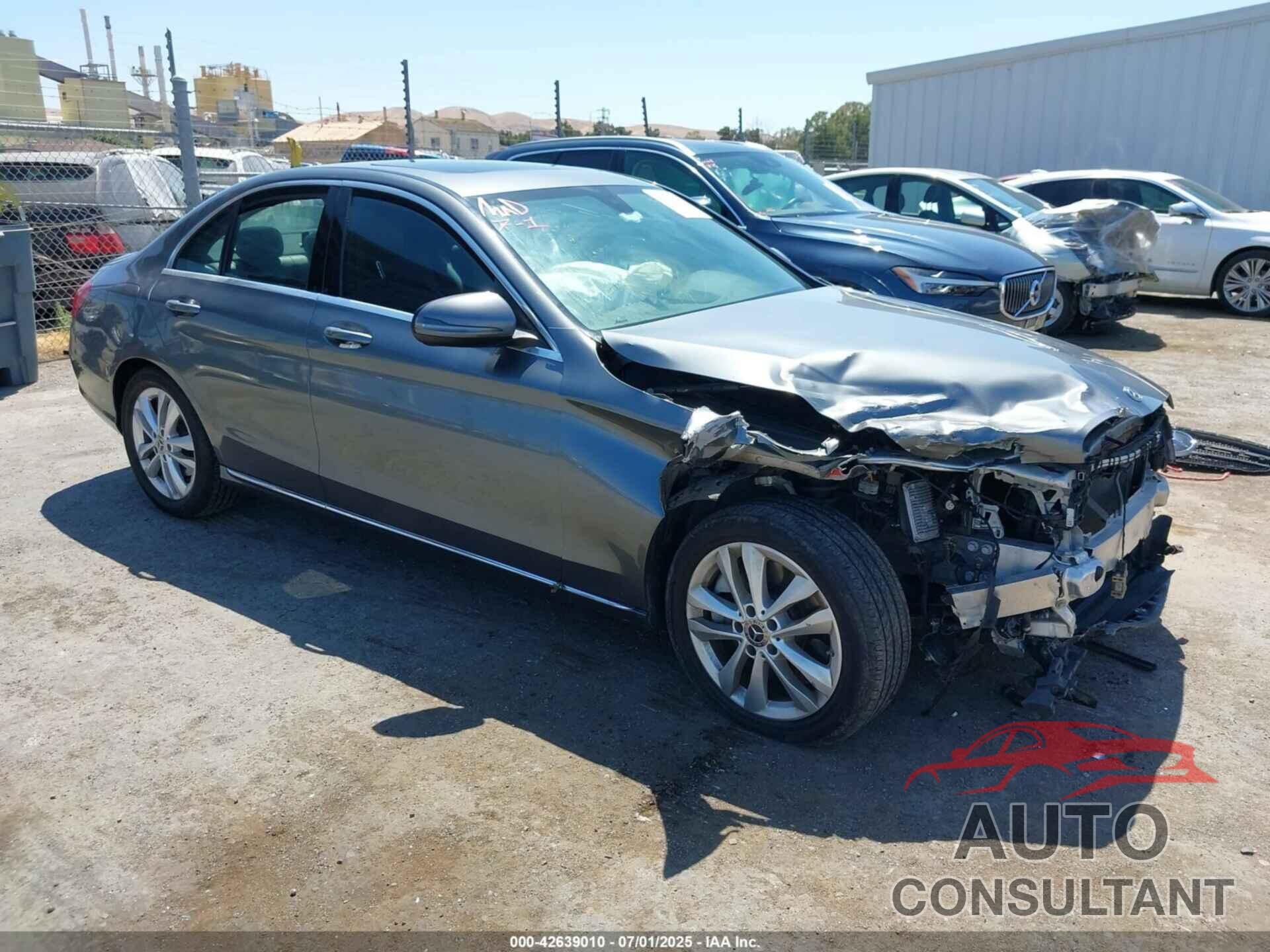 MERCEDES-BENZ C 300 2019 - 55SWF8DB7KU295443