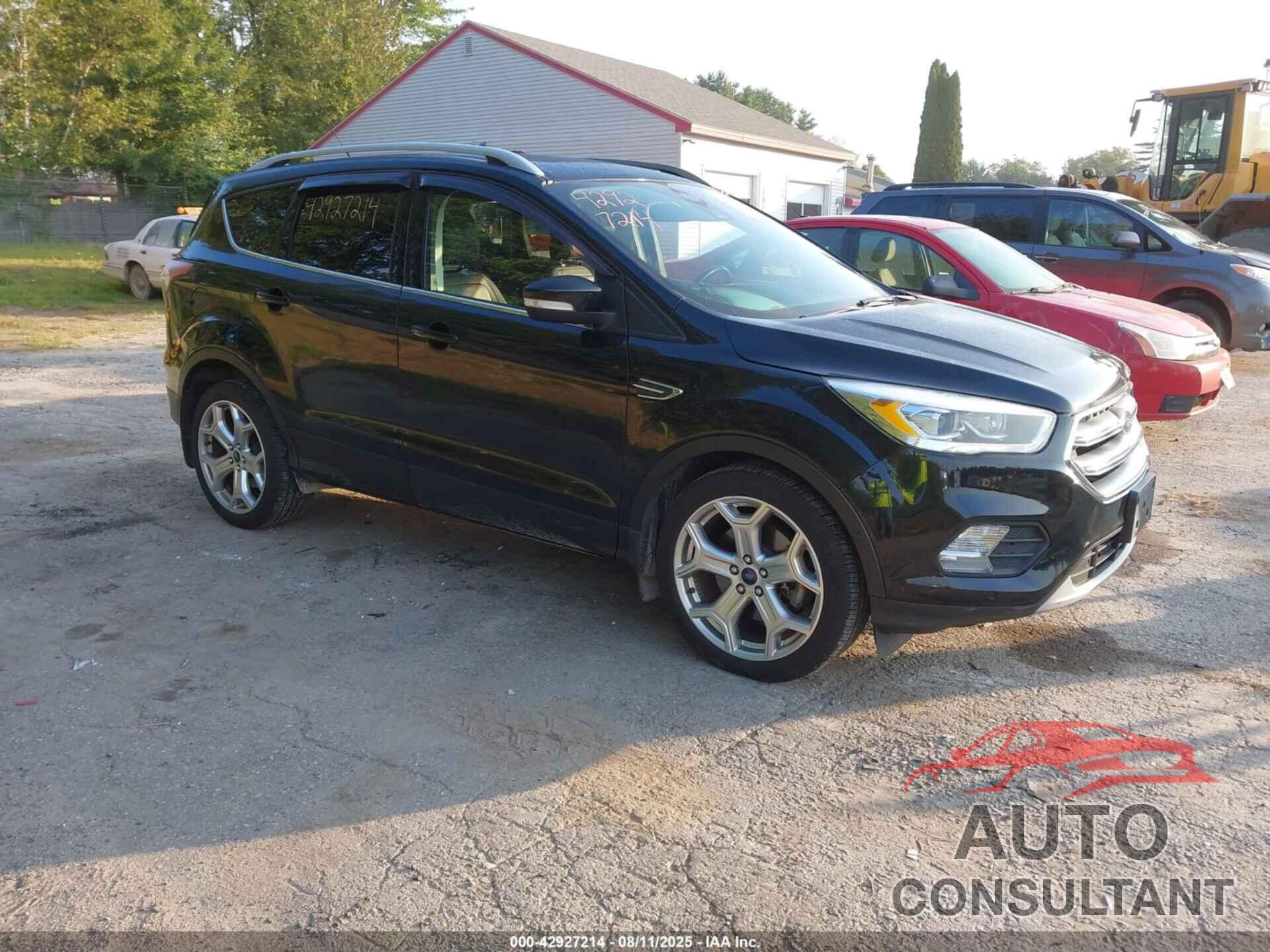 FORD ESCAPE 2017 - 1FMCU9J93HUA73463