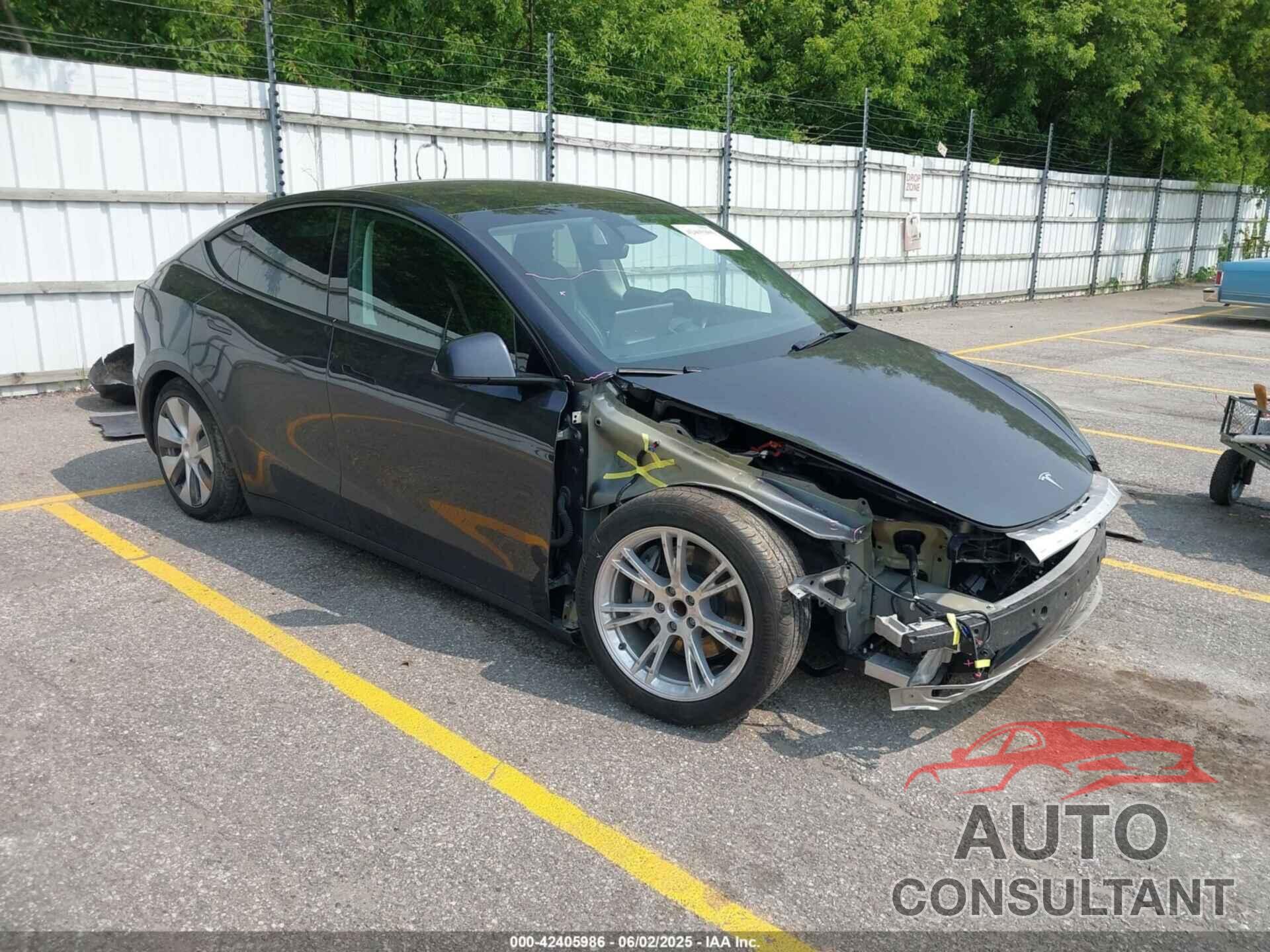 TESLA MODEL Y 2024 - 7SAYGDED3RF034775