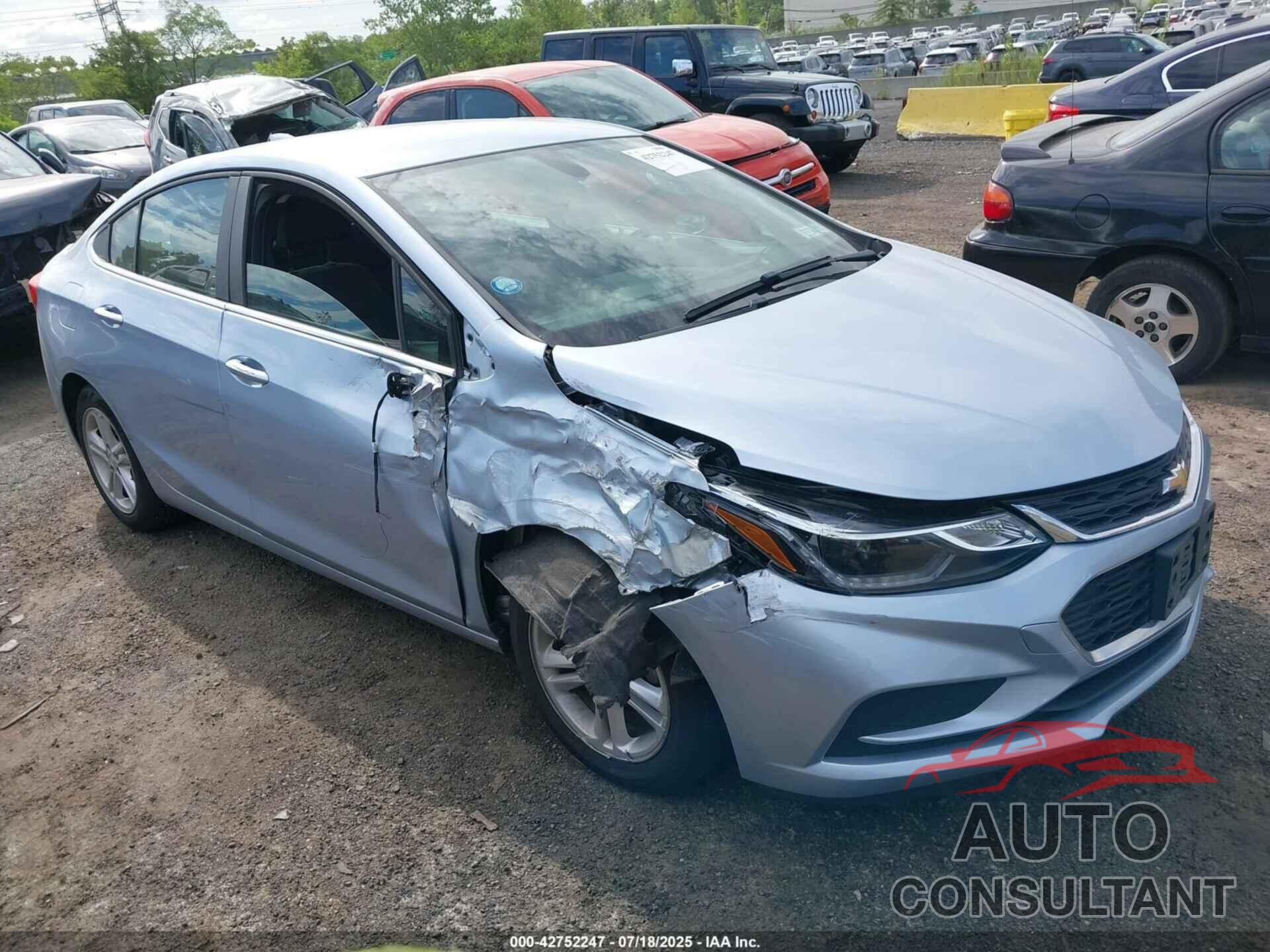 CHEVROLET CRUZE 2018 - 1G1BE5SM7J7207476