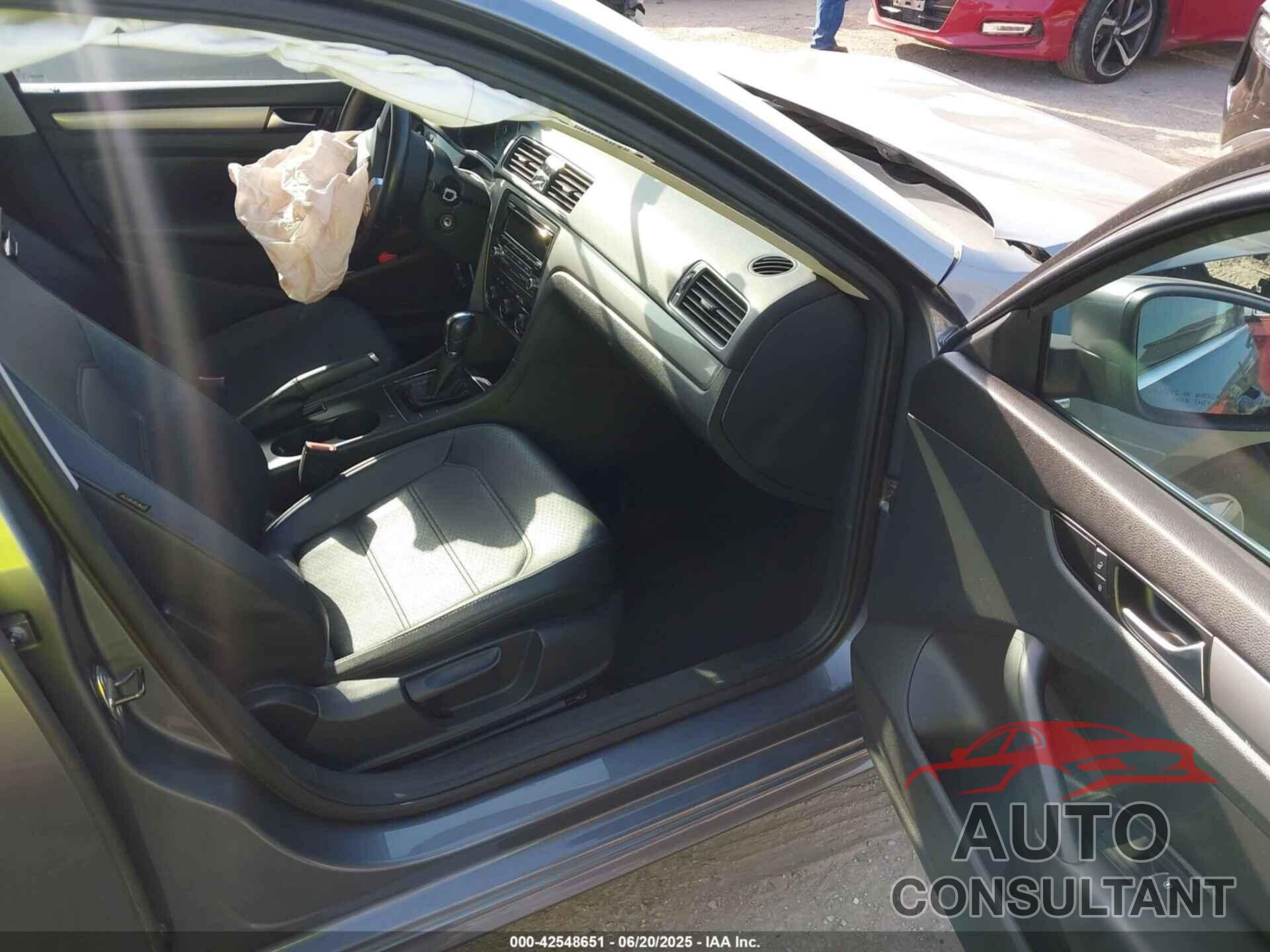VOLKSWAGEN PASSAT 2014 - 1VWAS7A37EC044810