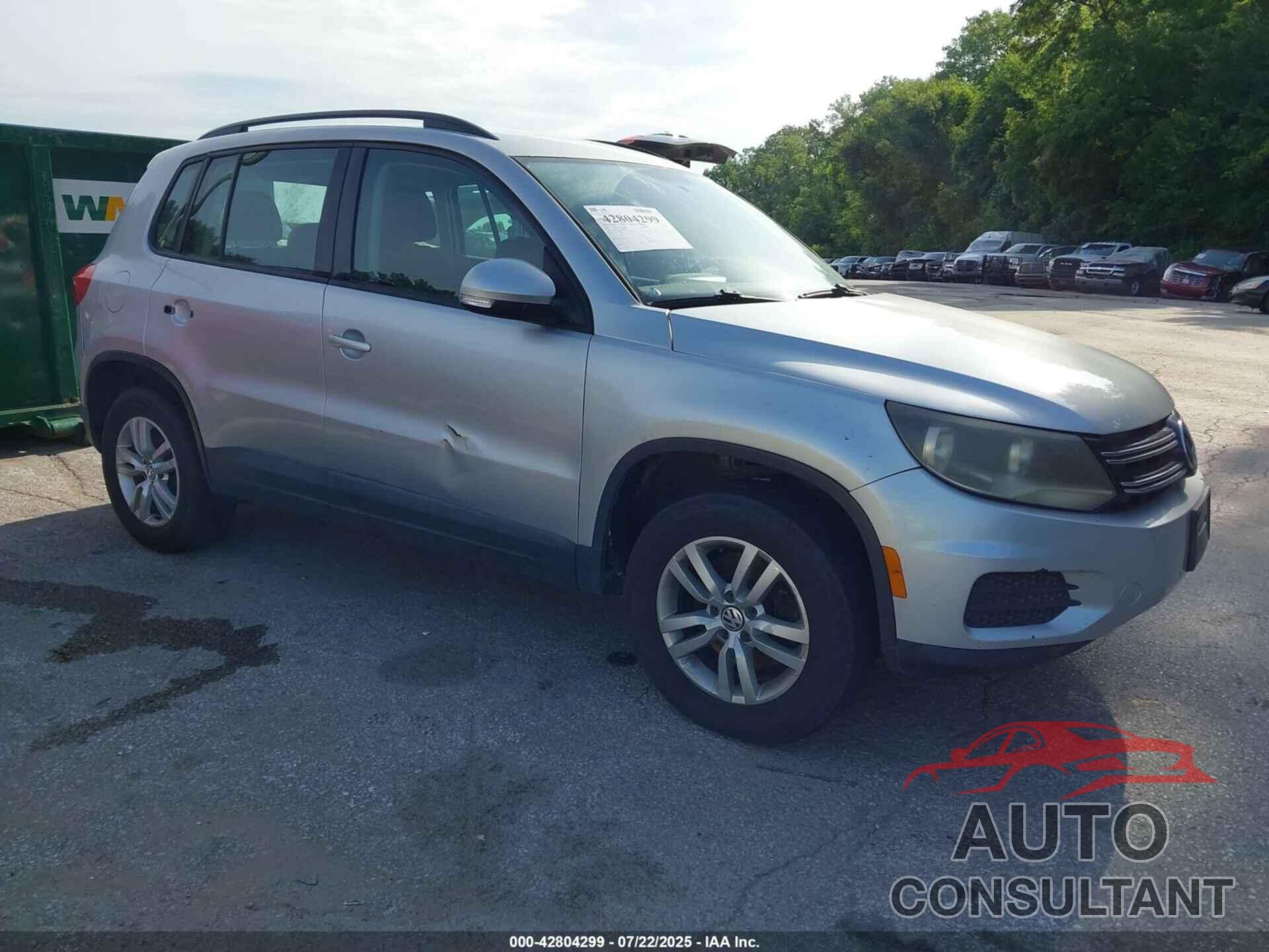 VOLKSWAGEN TIGUAN 2015 - WVGAV7AX4FW585421