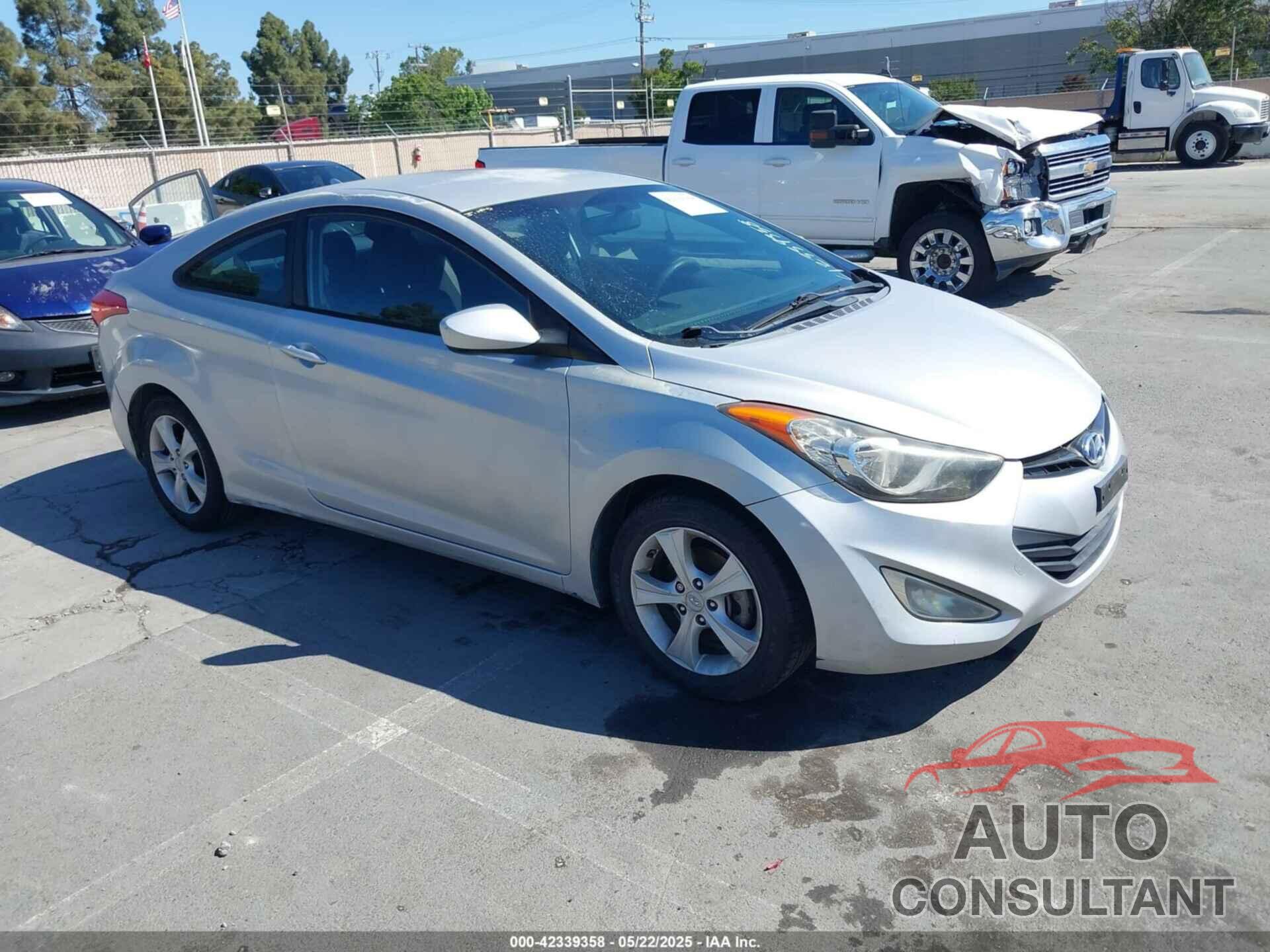 HYUNDAI ELANTRA 2013 - KMHDH6AE7DU017105