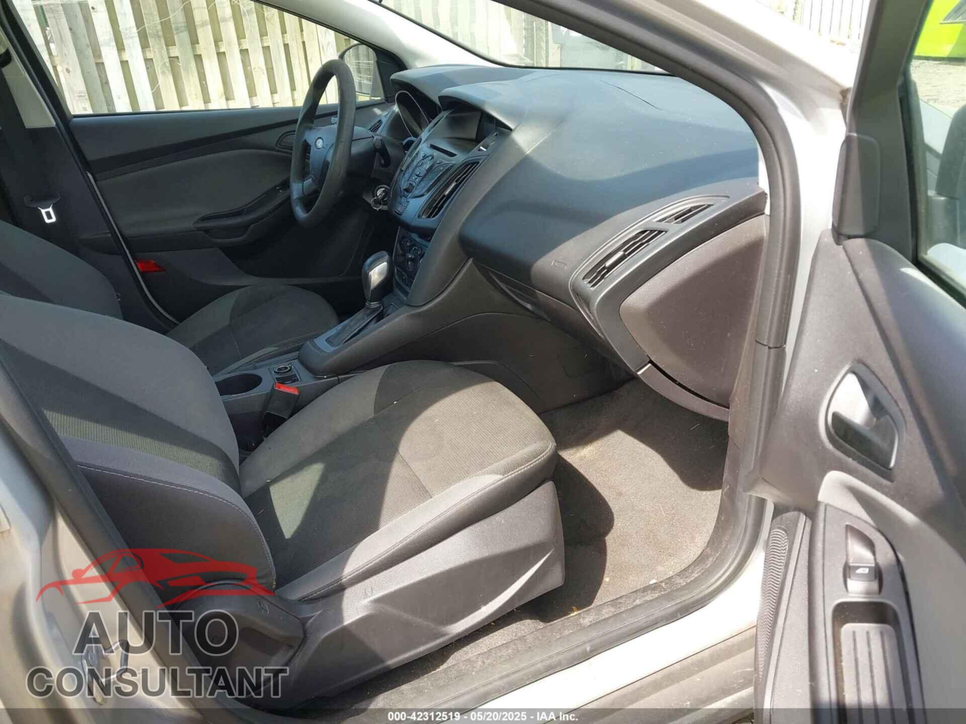 FORD FOCUS 2014 - 1FADP3E20EL298571