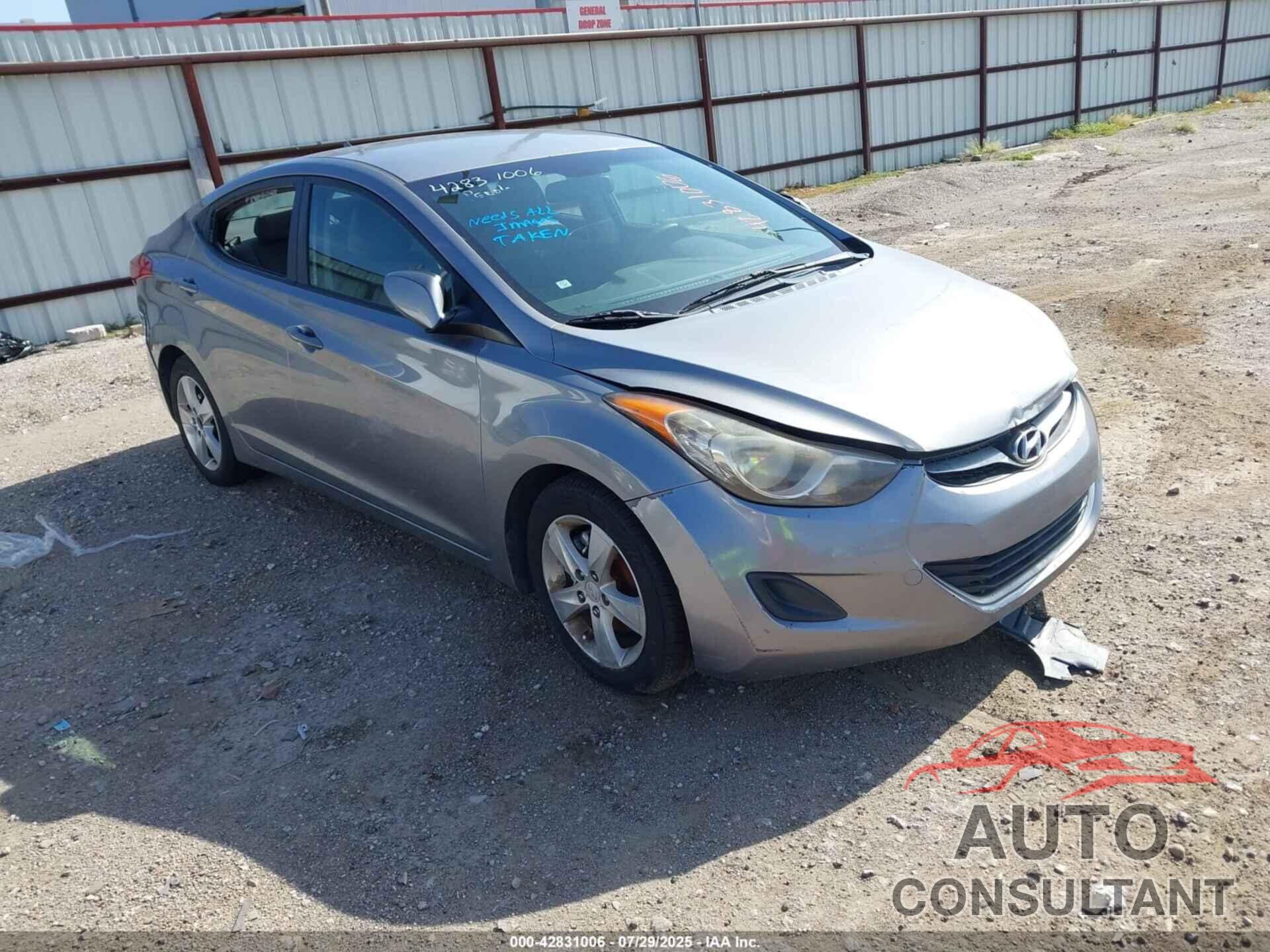 HYUNDAI ELANTRA 2011 - KMHDH4AE2BU097933