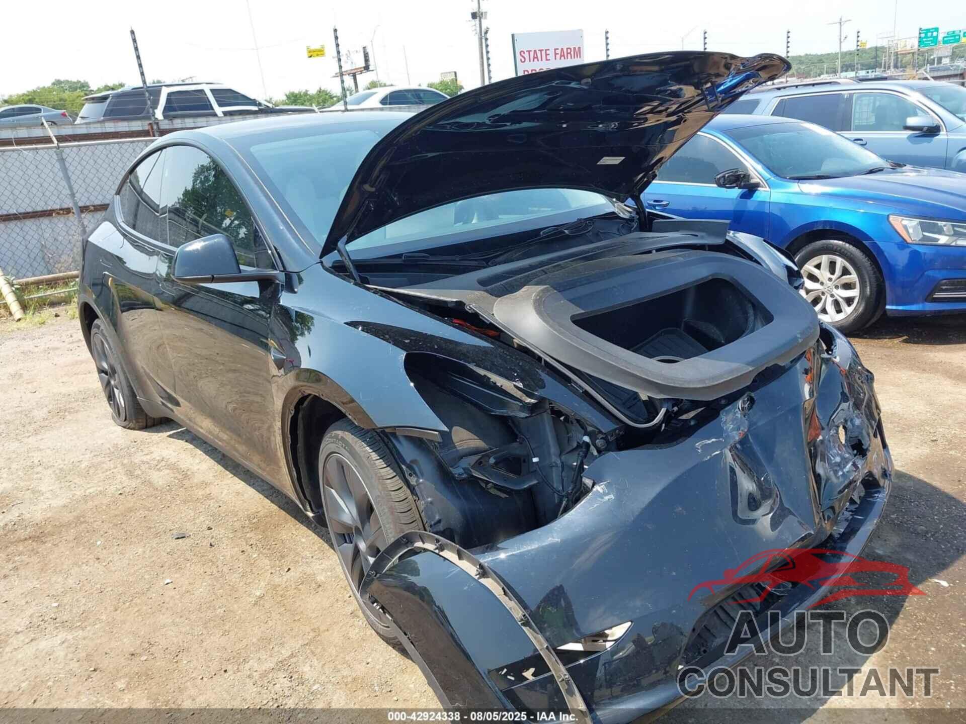 TESLA MODEL Y 2024 - 7SAYGDED4RF104056