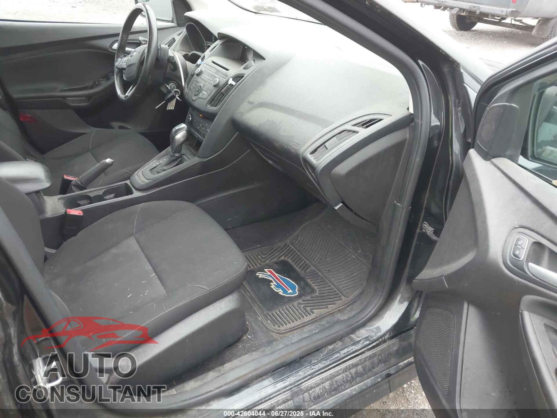 FORD FOCUS 2015 - 1FADP3F28FL247691