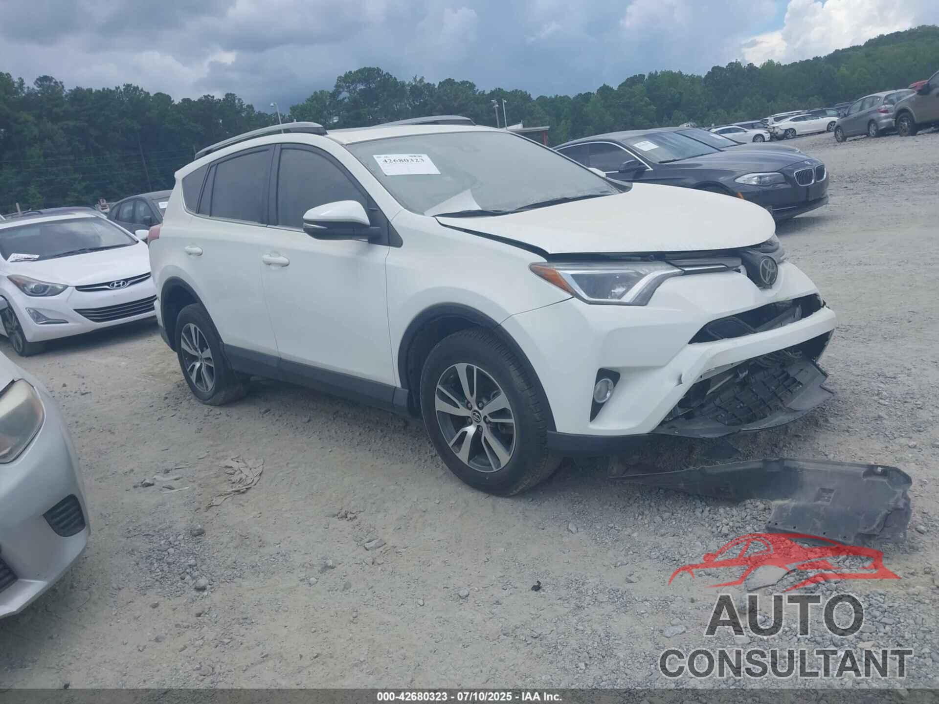 TOYOTA RAV4 2017 - JTMWFREV2HJ115447