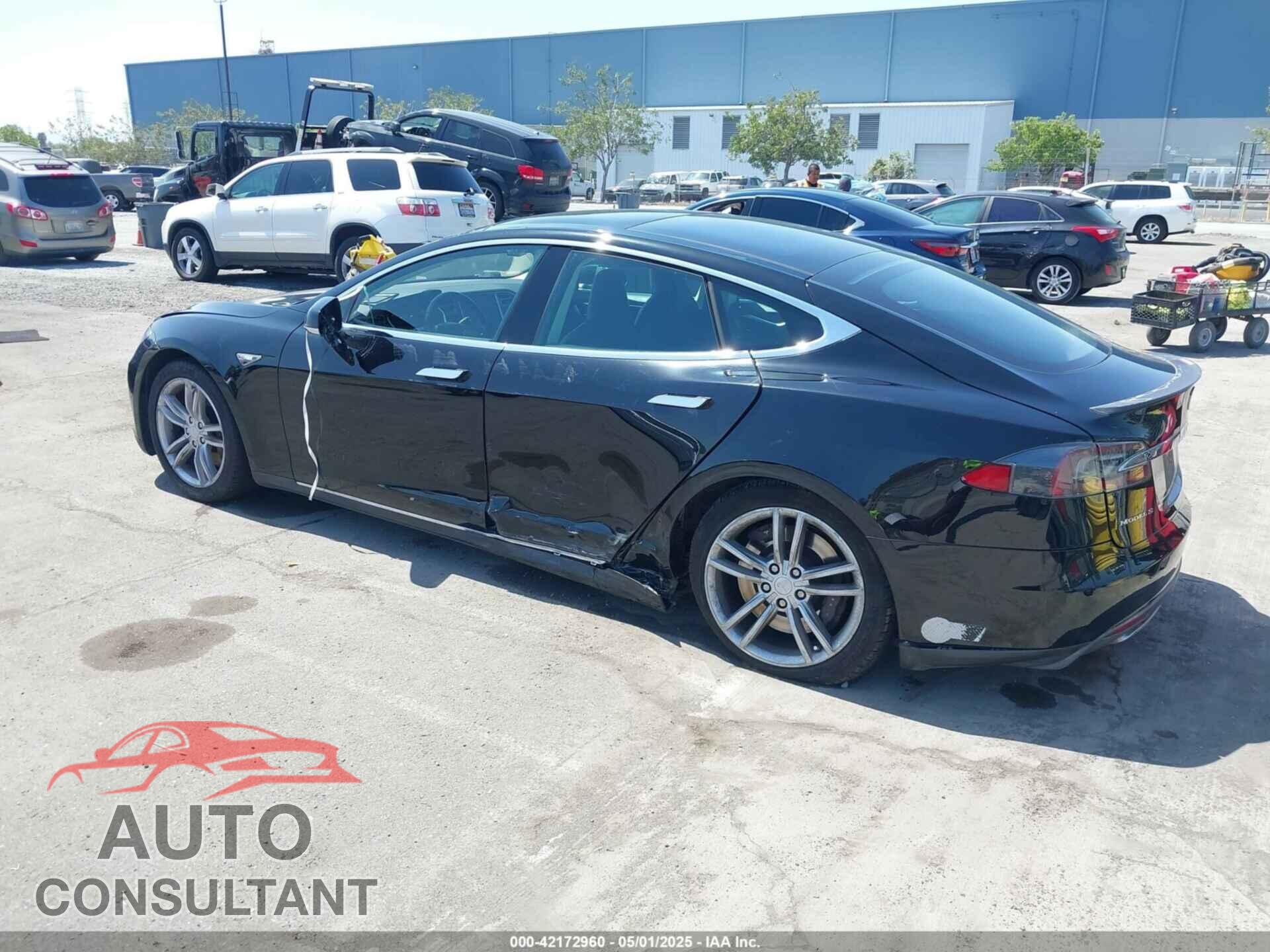 TESLA MODEL S 2013 - 5YJSA1CP6DFP08779