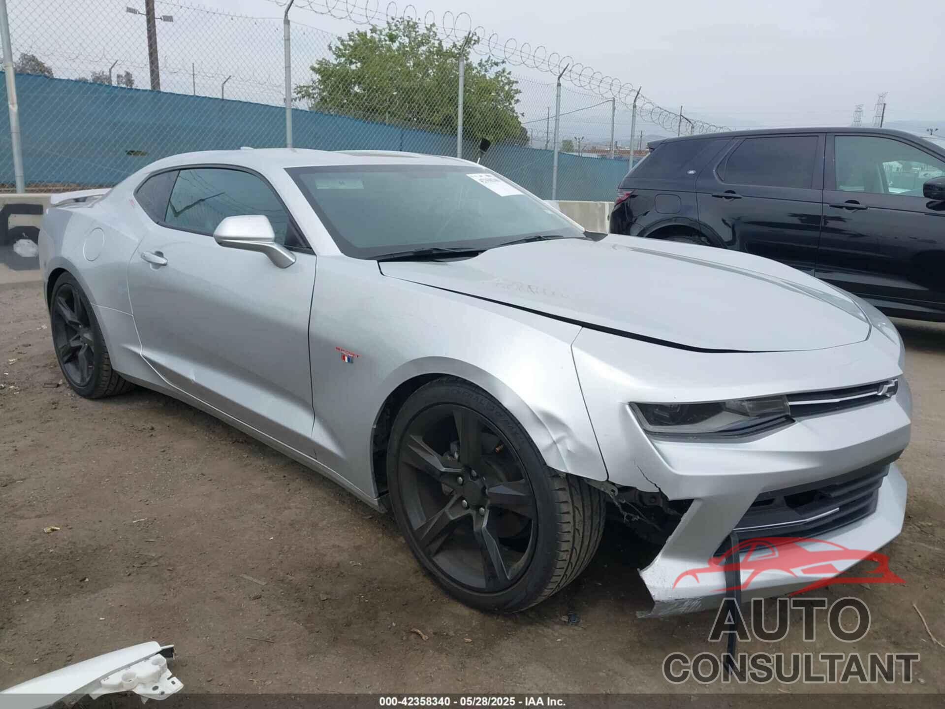 CHEVROLET CAMARO 2017 - 1G1FB1RX8H0158262