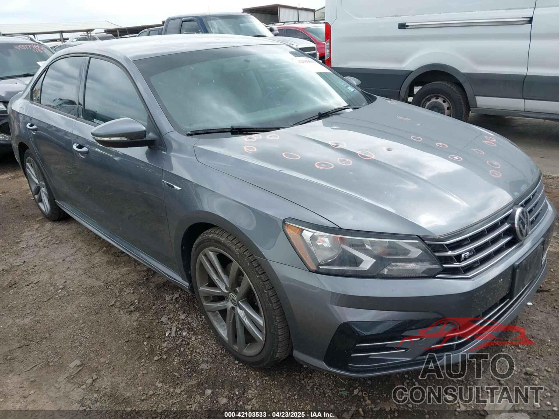 VOLKSWAGEN PASSAT 2018 - 1VWAA7A35JC007736