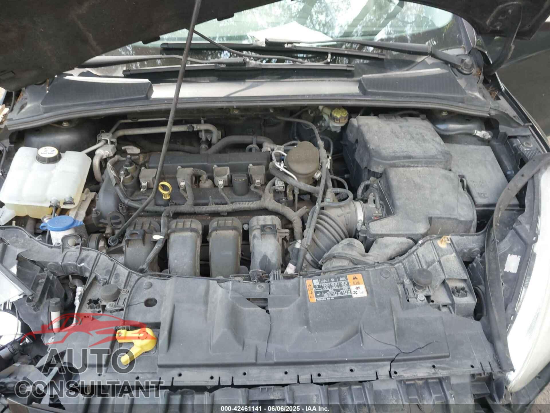 FORD FOCUS 2015 - 1FADP3F20FL335232