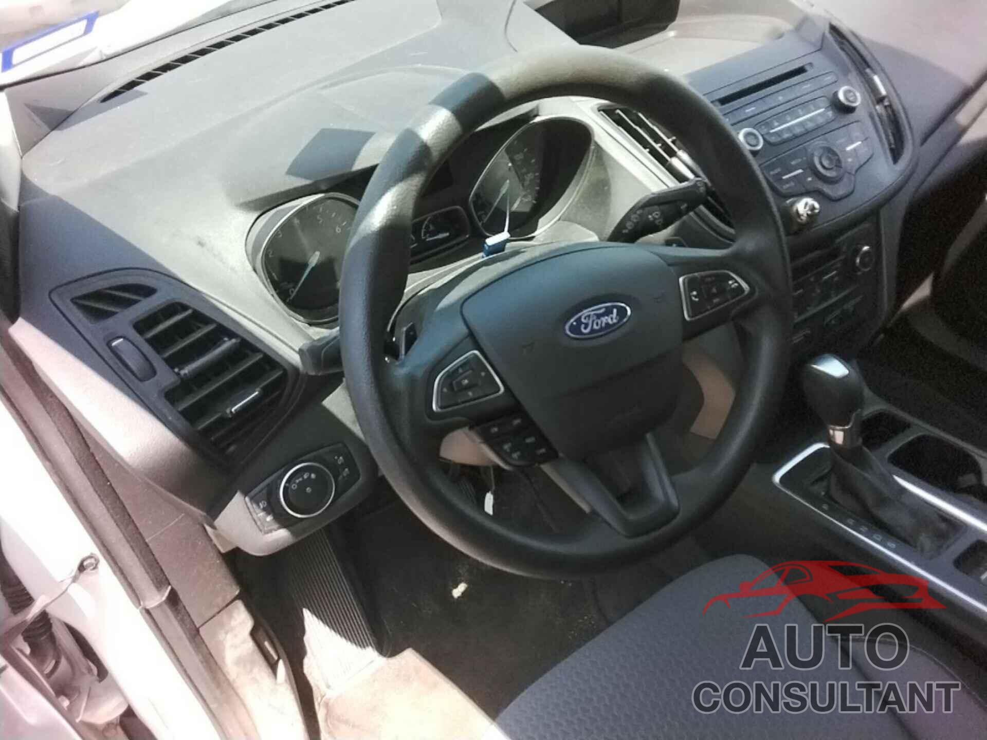FORD ESCAPE 2017 - 1FMCU0GD0HUC68492
