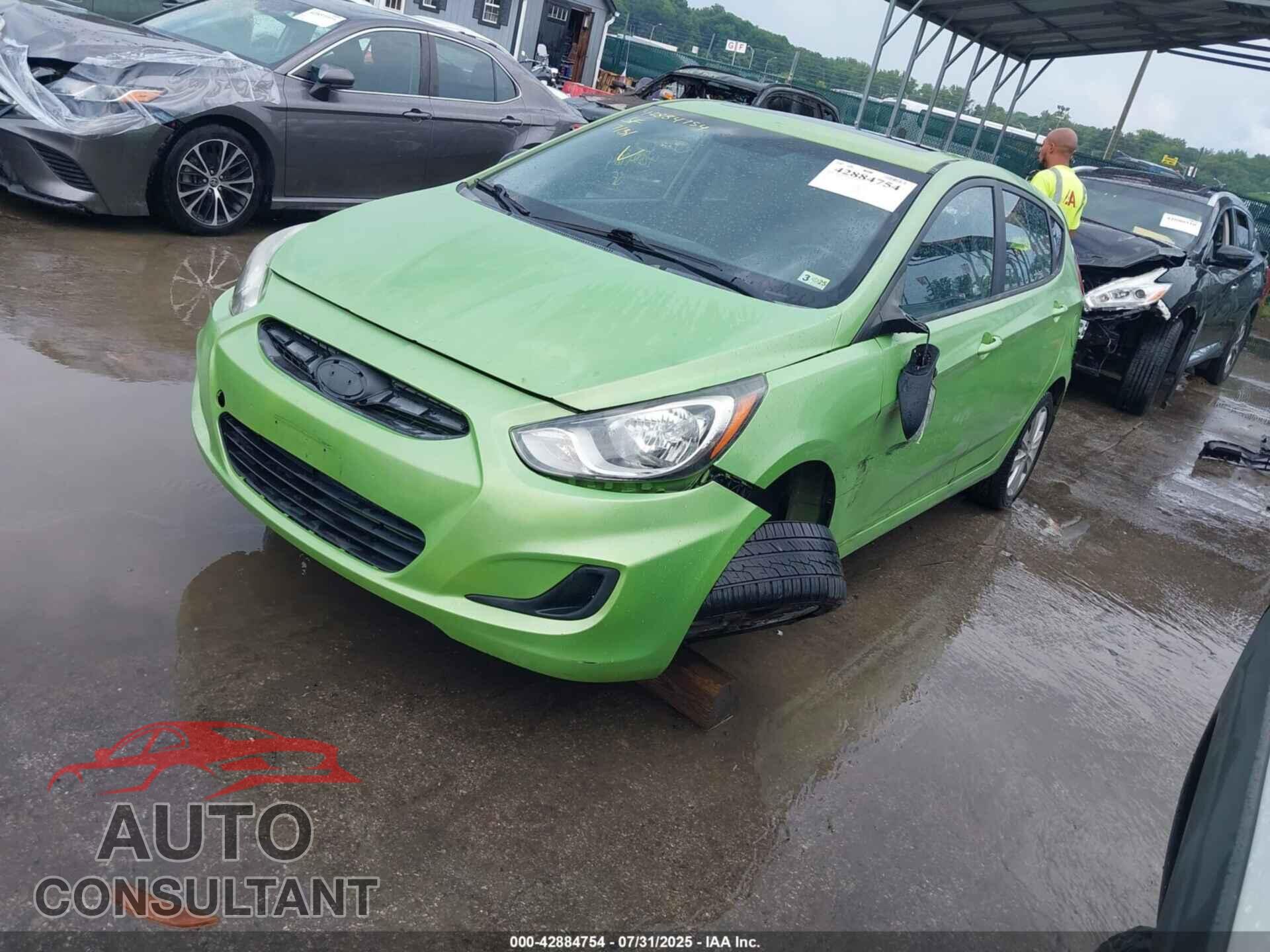 HYUNDAI ACCENT 2013 - KMHCU5AE1DU092402