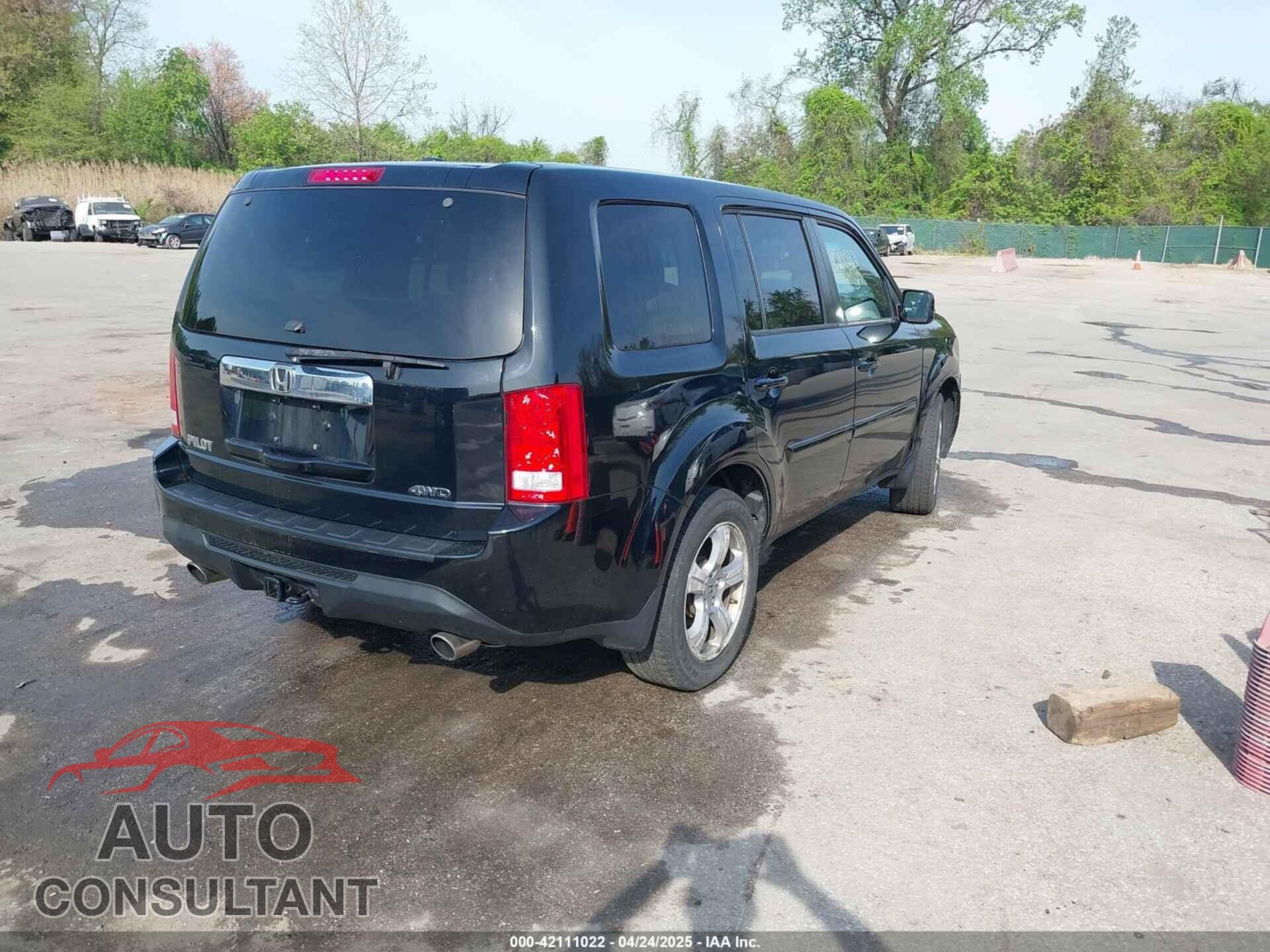 HONDA PILOT 2015 - 5FNYF4H53FB054525