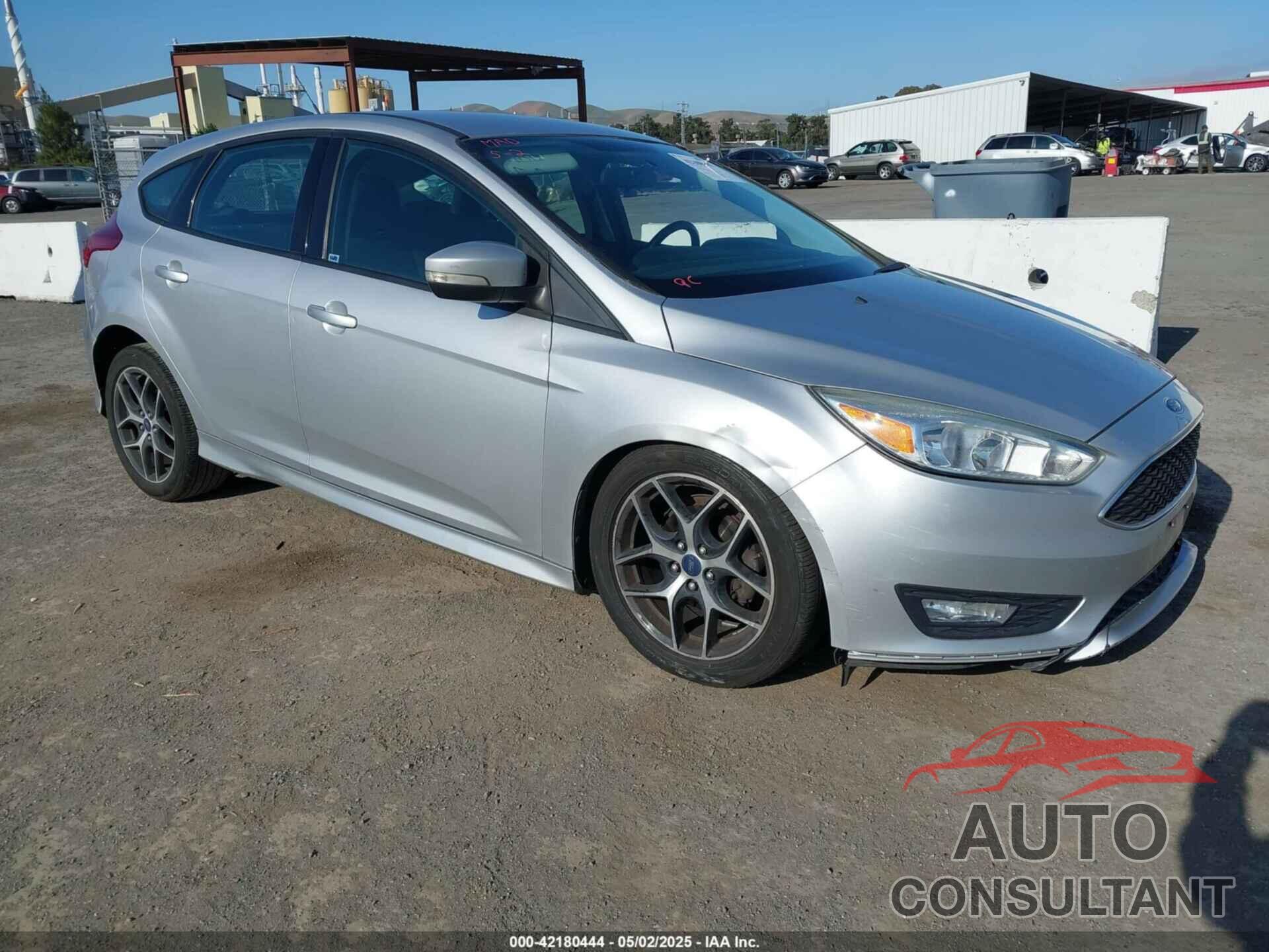 FORD FOCUS 2016 - 1FADP3K23GL247119