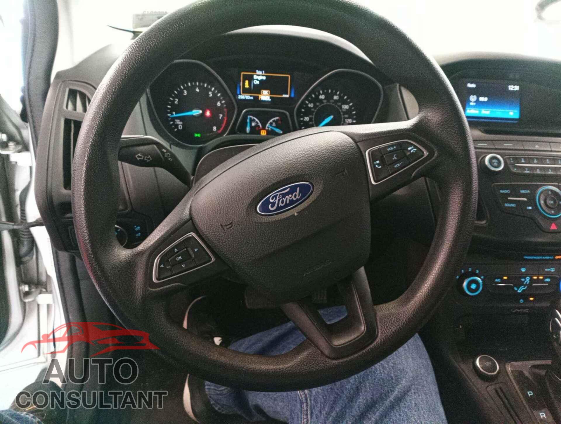 FORD FOCUS 2017 - 1FADP3E23HL272132