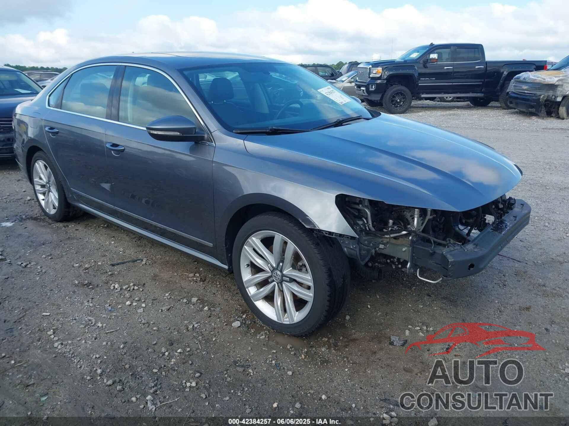 VOLKSWAGEN PASSAT 2017 - 1VWGT7A32HC061204