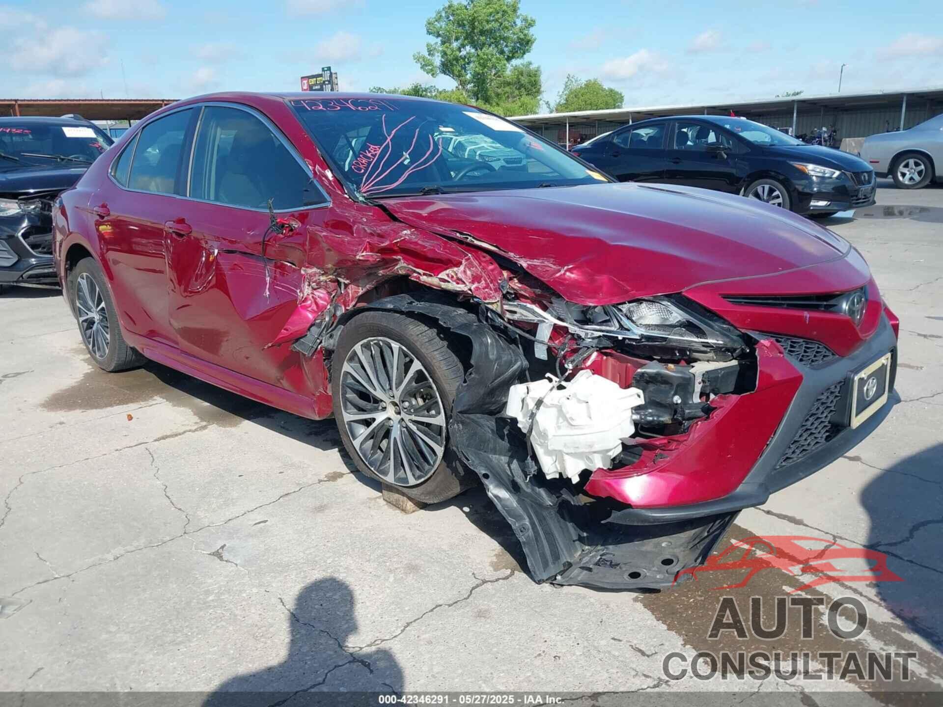 TOYOTA CAMRY 2018 - 4T1B11HK9JU673022