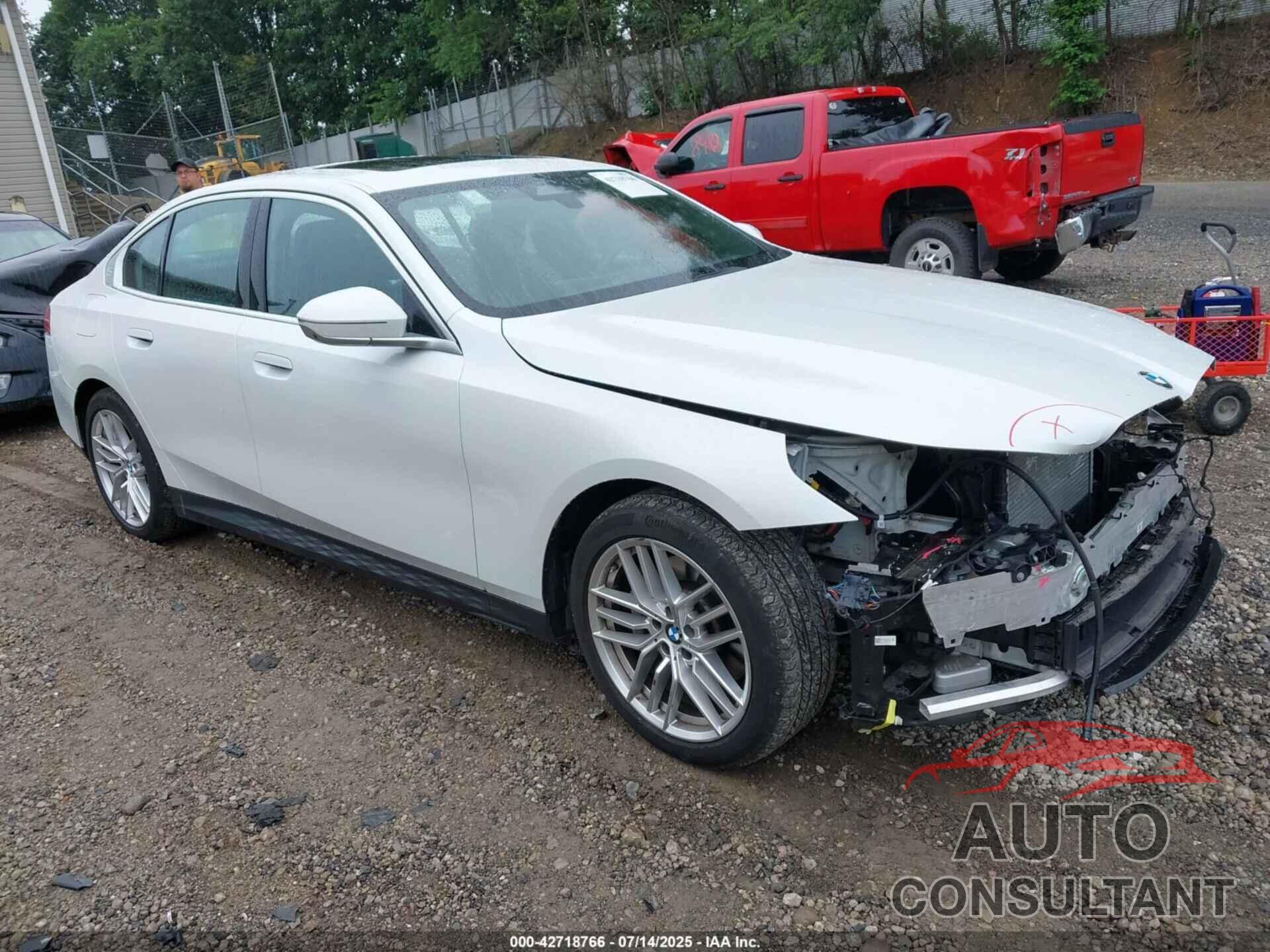 BMW 530 2024 - WBA53FJ03RCP97156