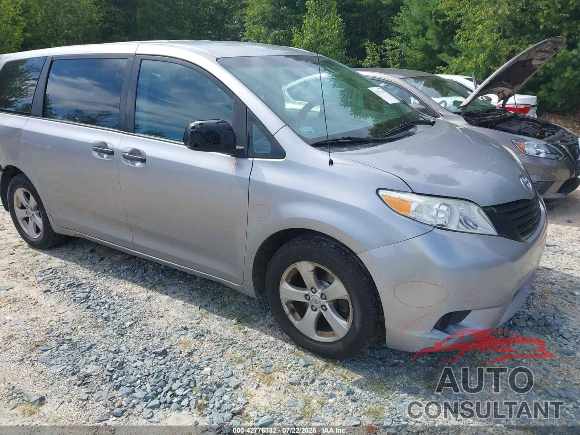TOYOTA SIENNA 2011 - 5TDZK3DC0BS023057
