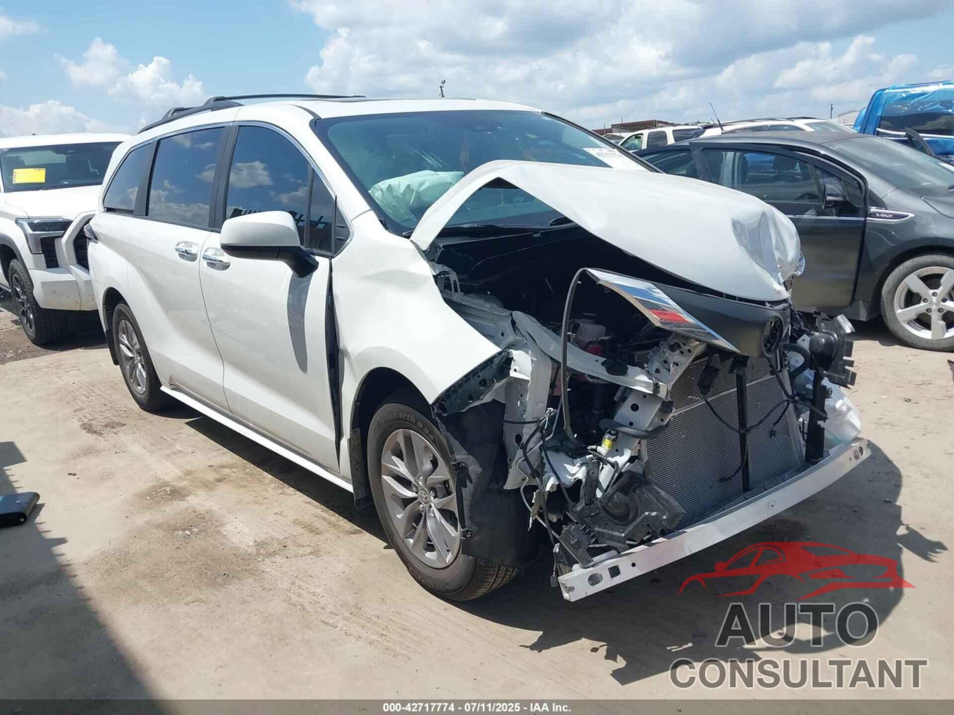 TOYOTA SIENNA 2025 - 5TDJRKEC3SS231614