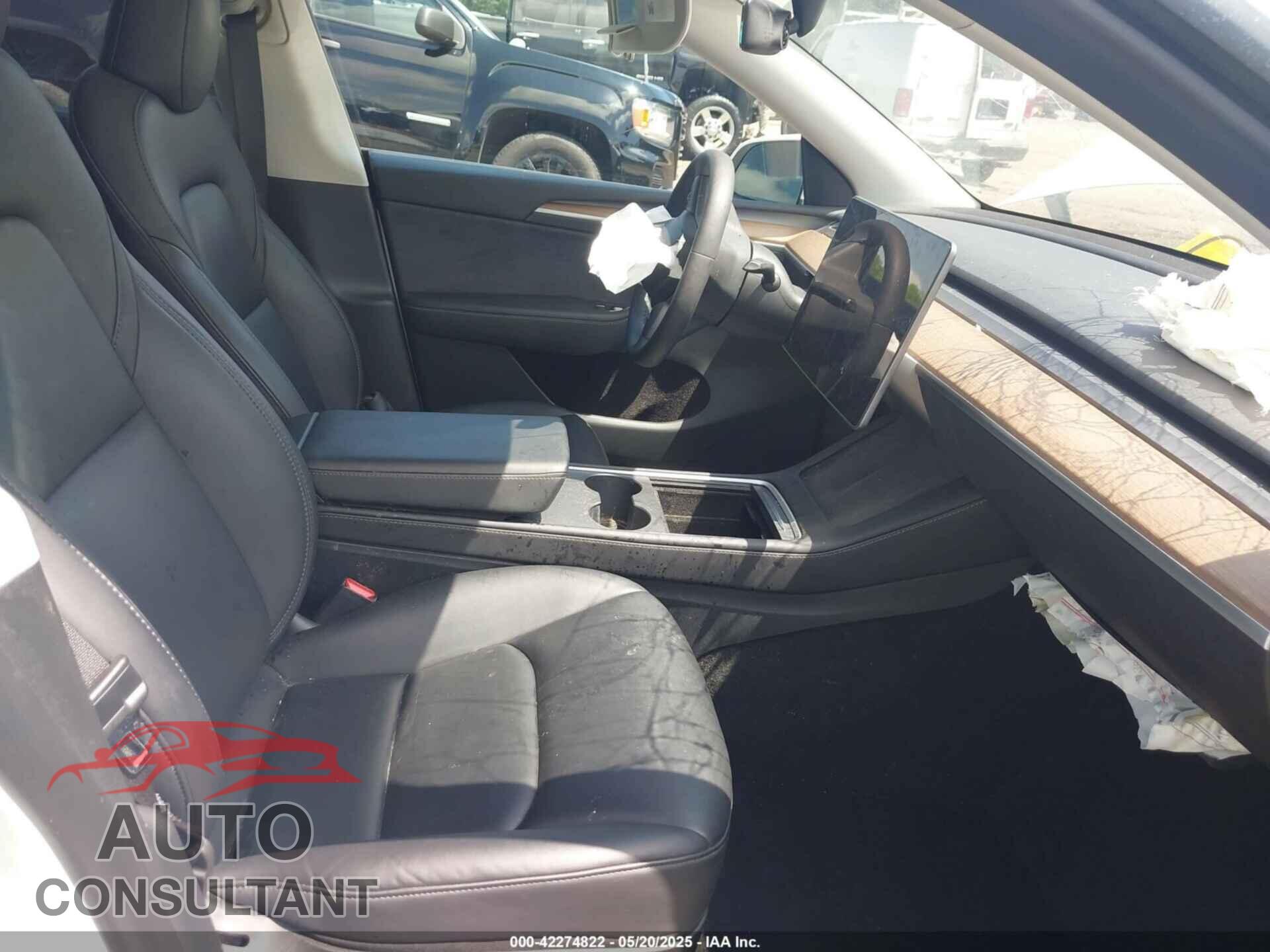 TESLA MODEL Y 2023 - 7SAYGDEF2PF707151