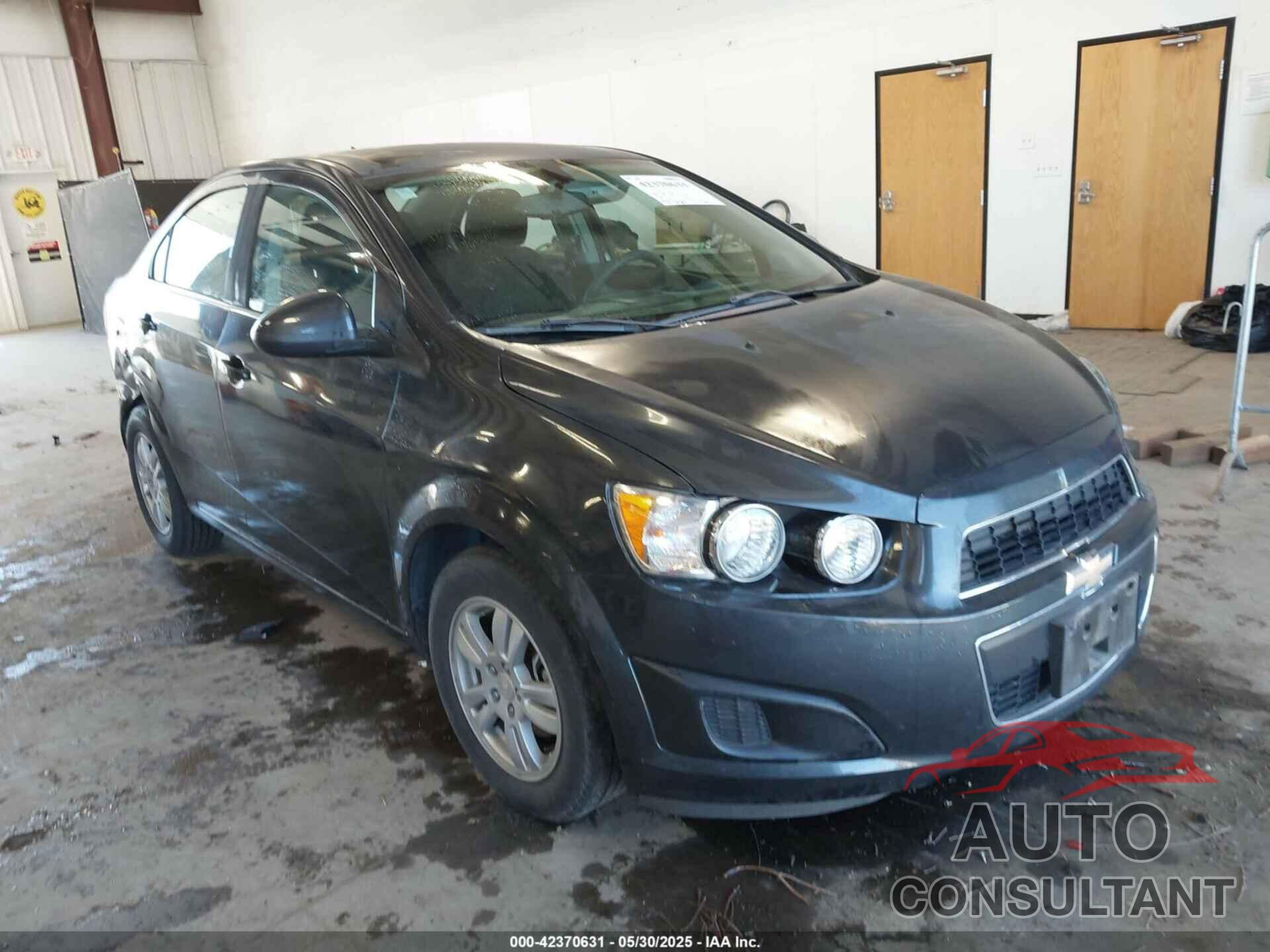 CHEVROLET SONIC 2014 - 1G1JC5SH2E4199864