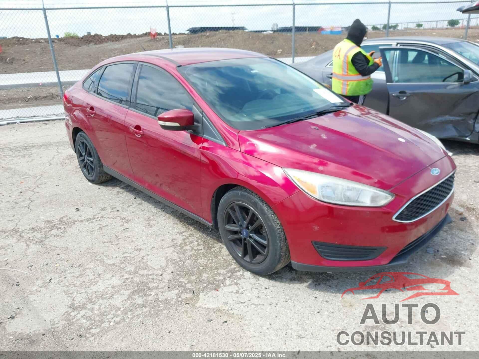 FORD FOCUS 2017 - 1FADP3F23HL313857