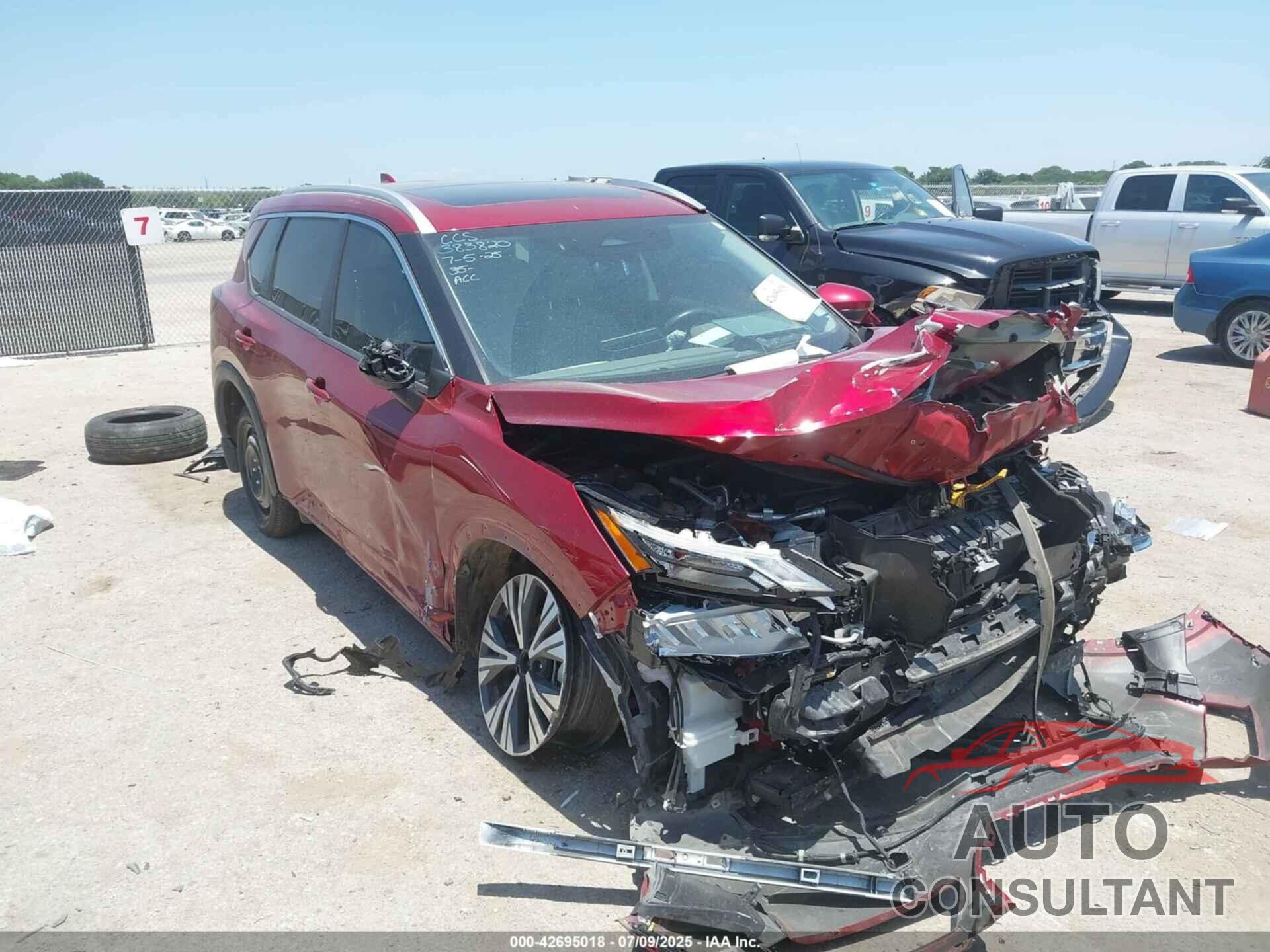 NISSAN ROGUE 2022 - 5N1BT3BAXNC713156