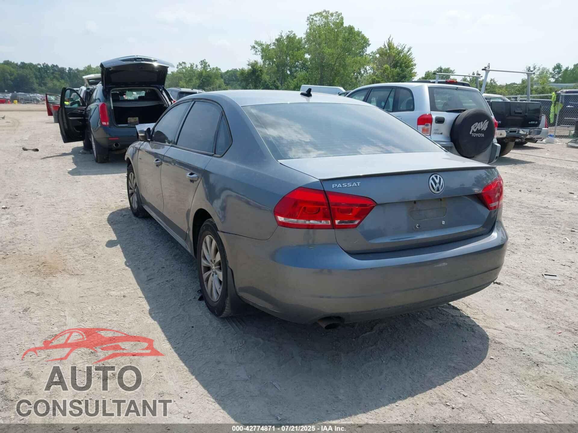 VOLKSWAGEN PASSAT 2014 - 1VWAP7A32EC004698