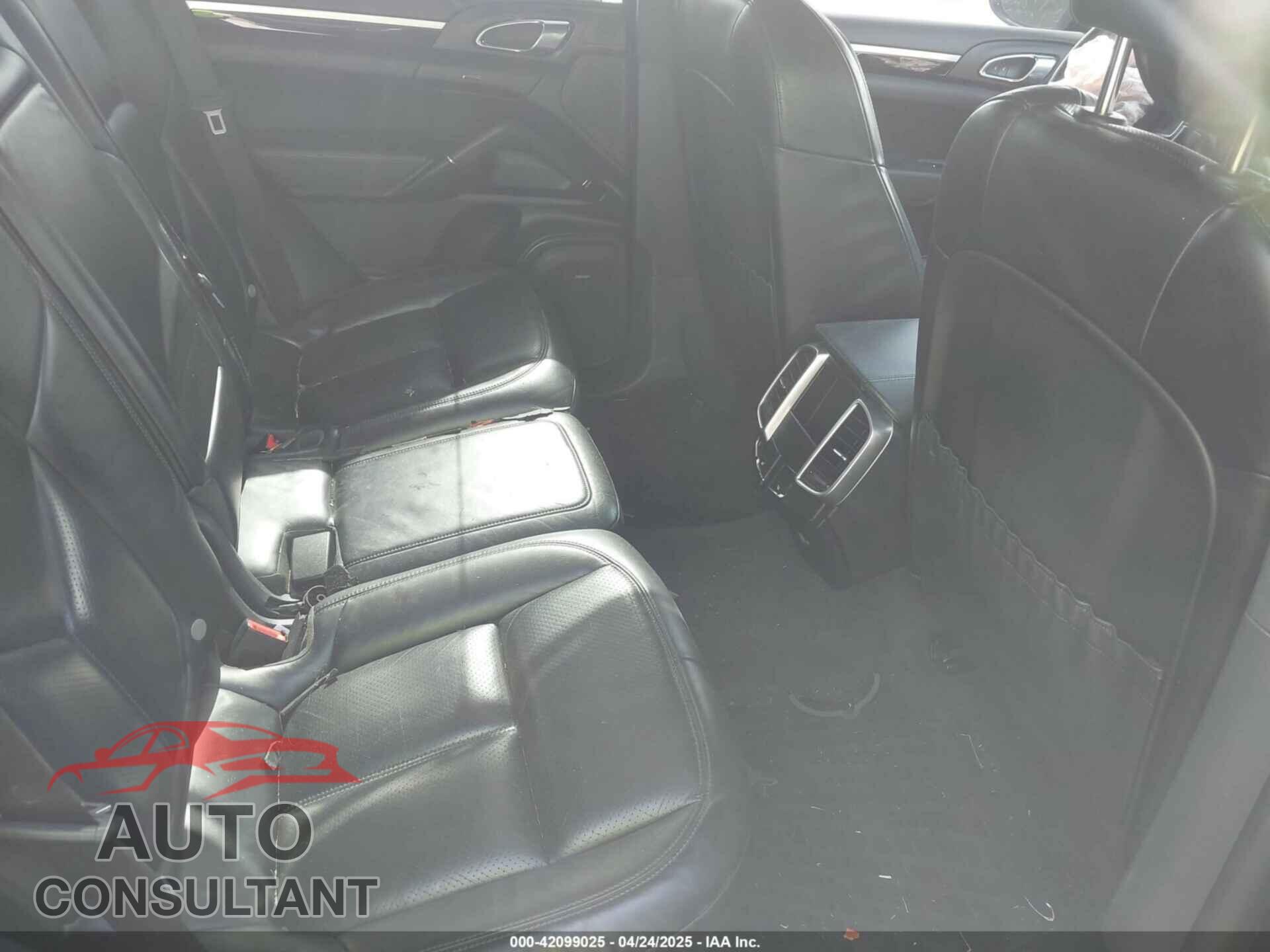 PORSCHE CAYENNE 2017 - WP1AA2A28HKA86217