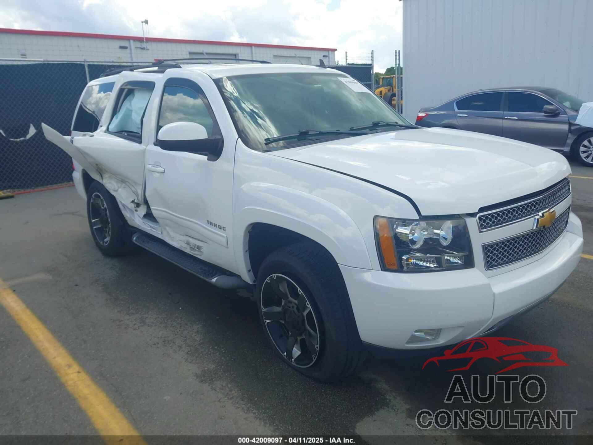 CHEVROLET TAHOE 2011 - 1GNSKBE07BR378703