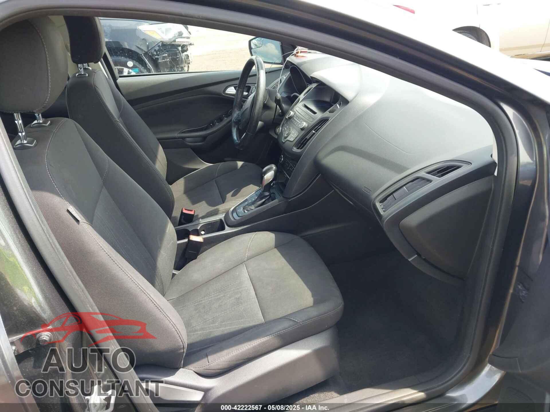 FORD FOCUS 2017 - 1FADP3F23HL203732