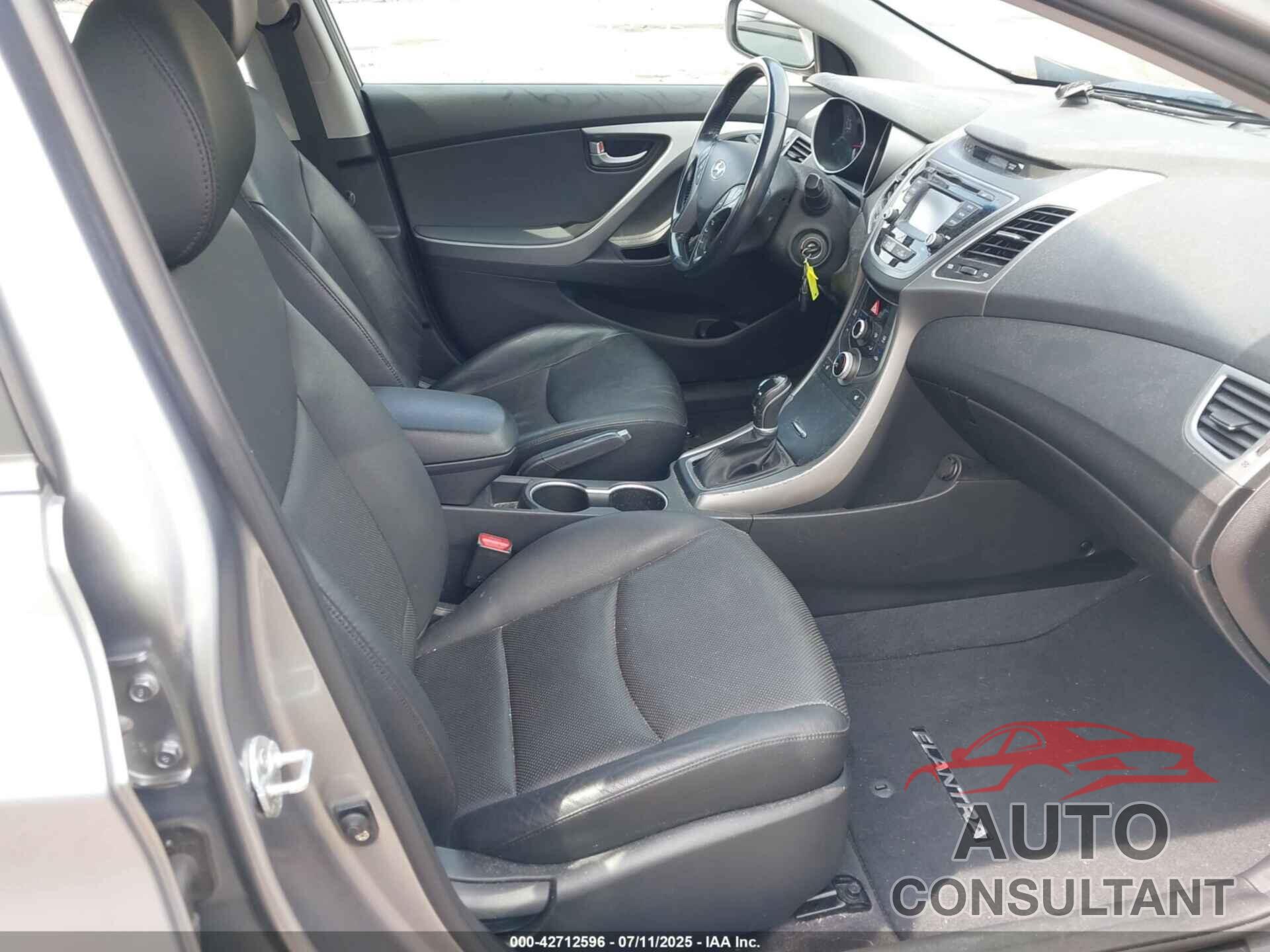 HYUNDAI ELANTRA 2015 - KMHDH4AE0FU301456