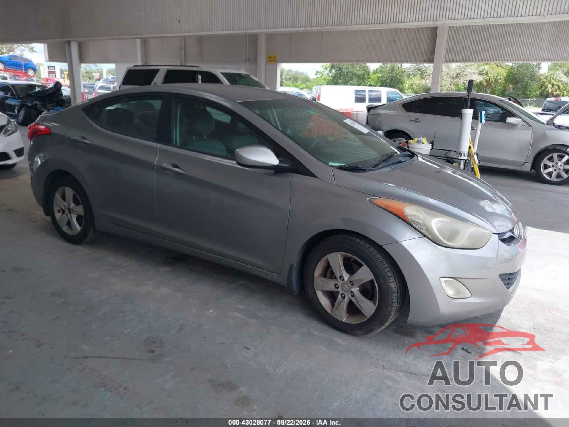 HYUNDAI ELANTRA 2012 - KMHDH4AE7CU284179