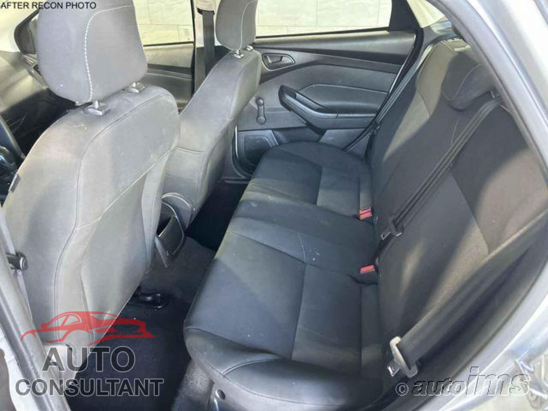 FORD FOCUS 2015 - 1FADP3E24FL326096