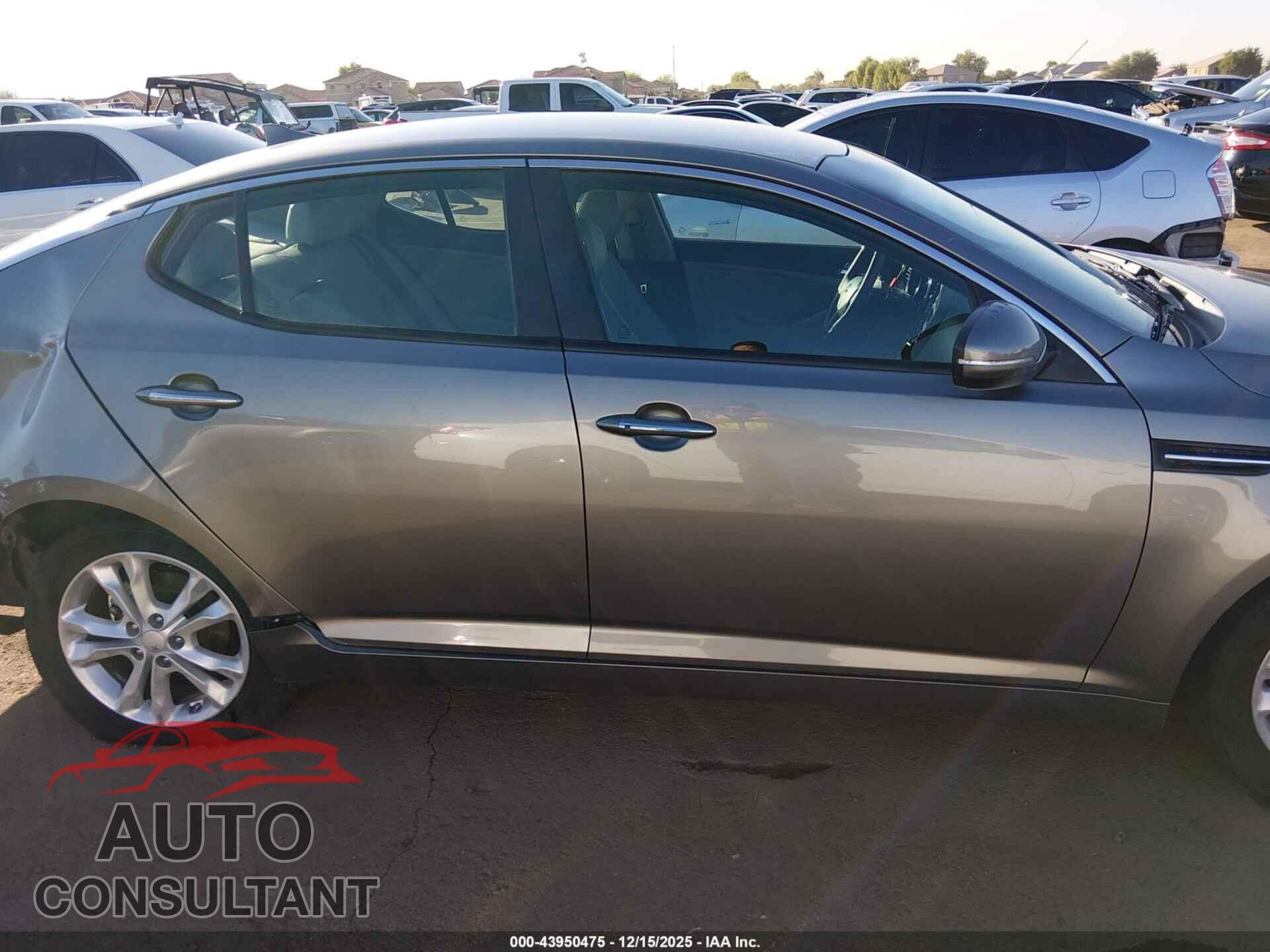 KIA OPTIMA 2013 - 5XXGN4A79DG112867