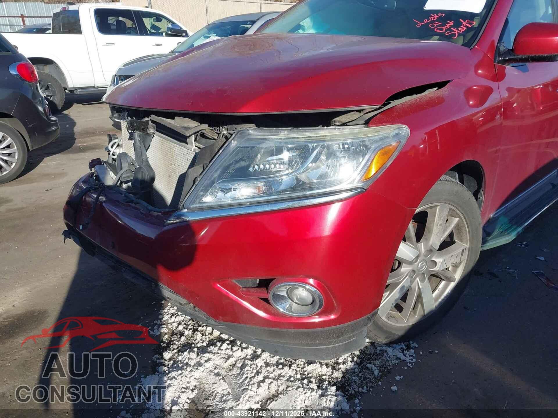 NISSAN PATHFINDER 2015 - 5N1AR2MM7FT655309