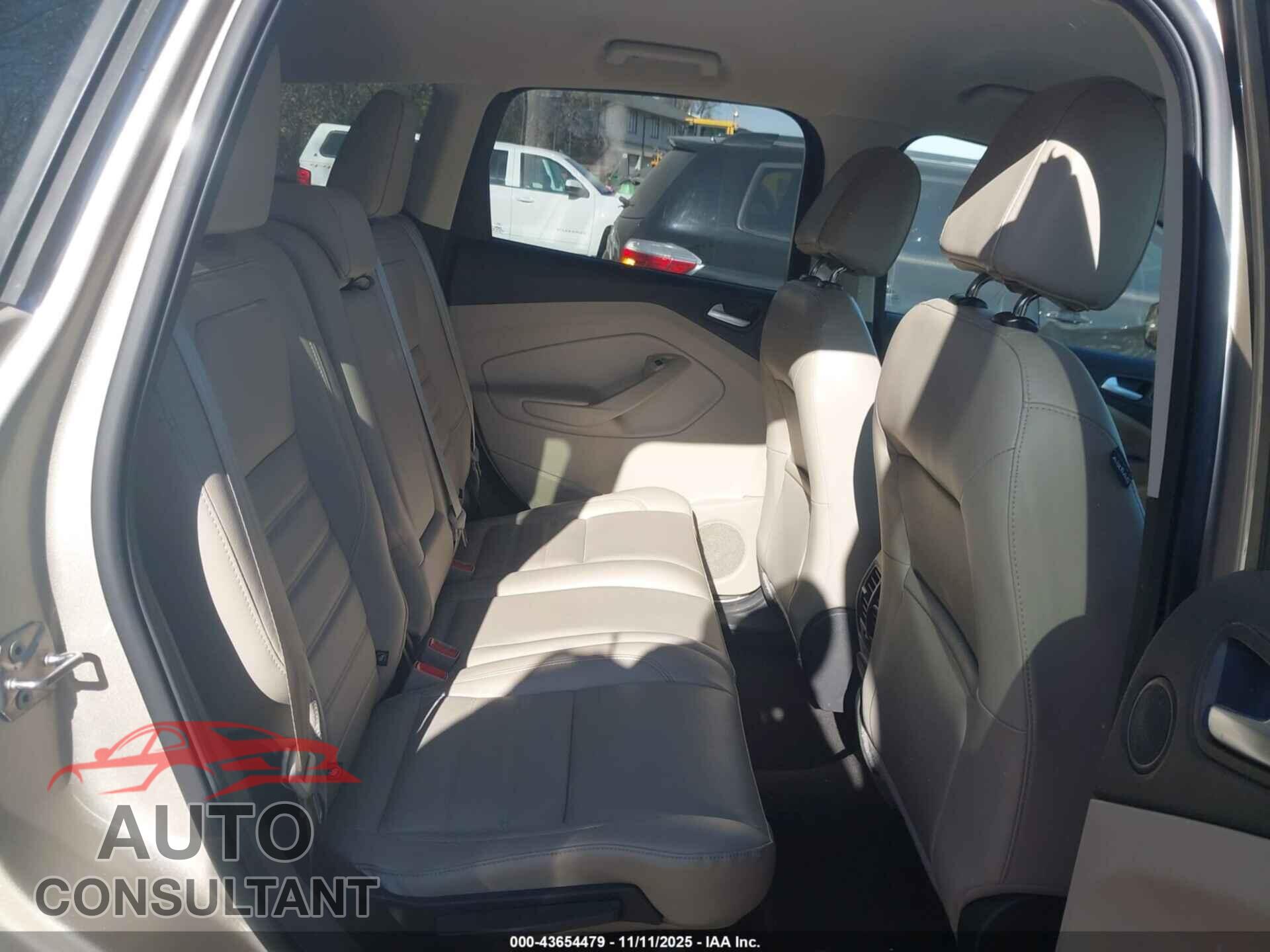 FORD ESCAPE 2017 - 1FMCU9JD9HUE36286