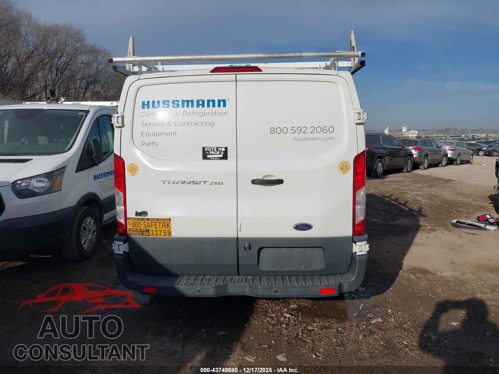 FORD TRANSIT-250 2017 - 1FTYR1YM0HKB18801