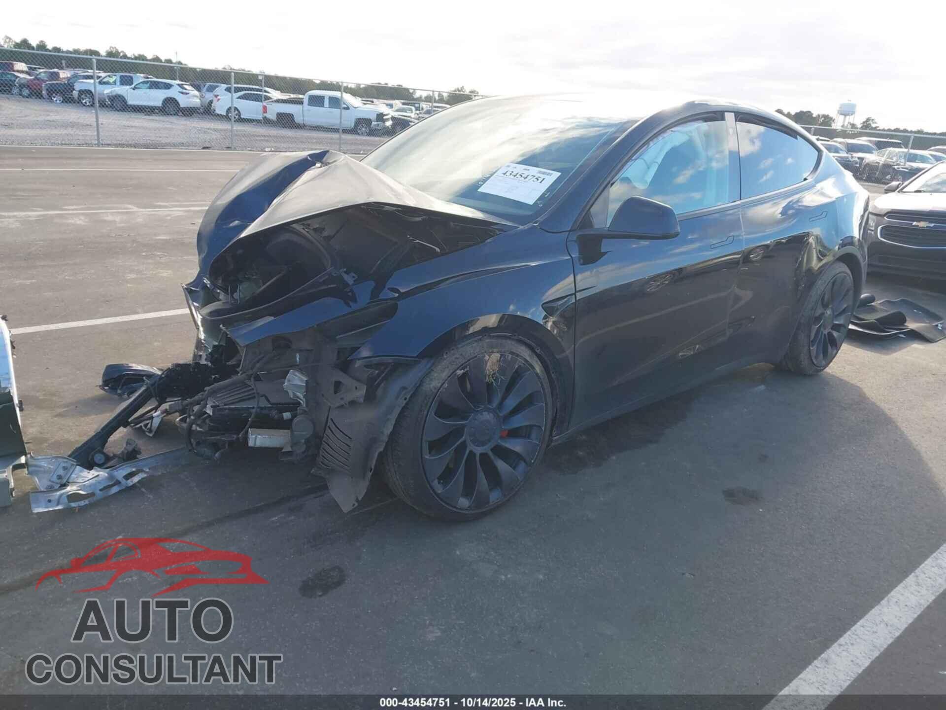 TESLA MODEL Y 2022 - 7SAYGDEF6NF390827
