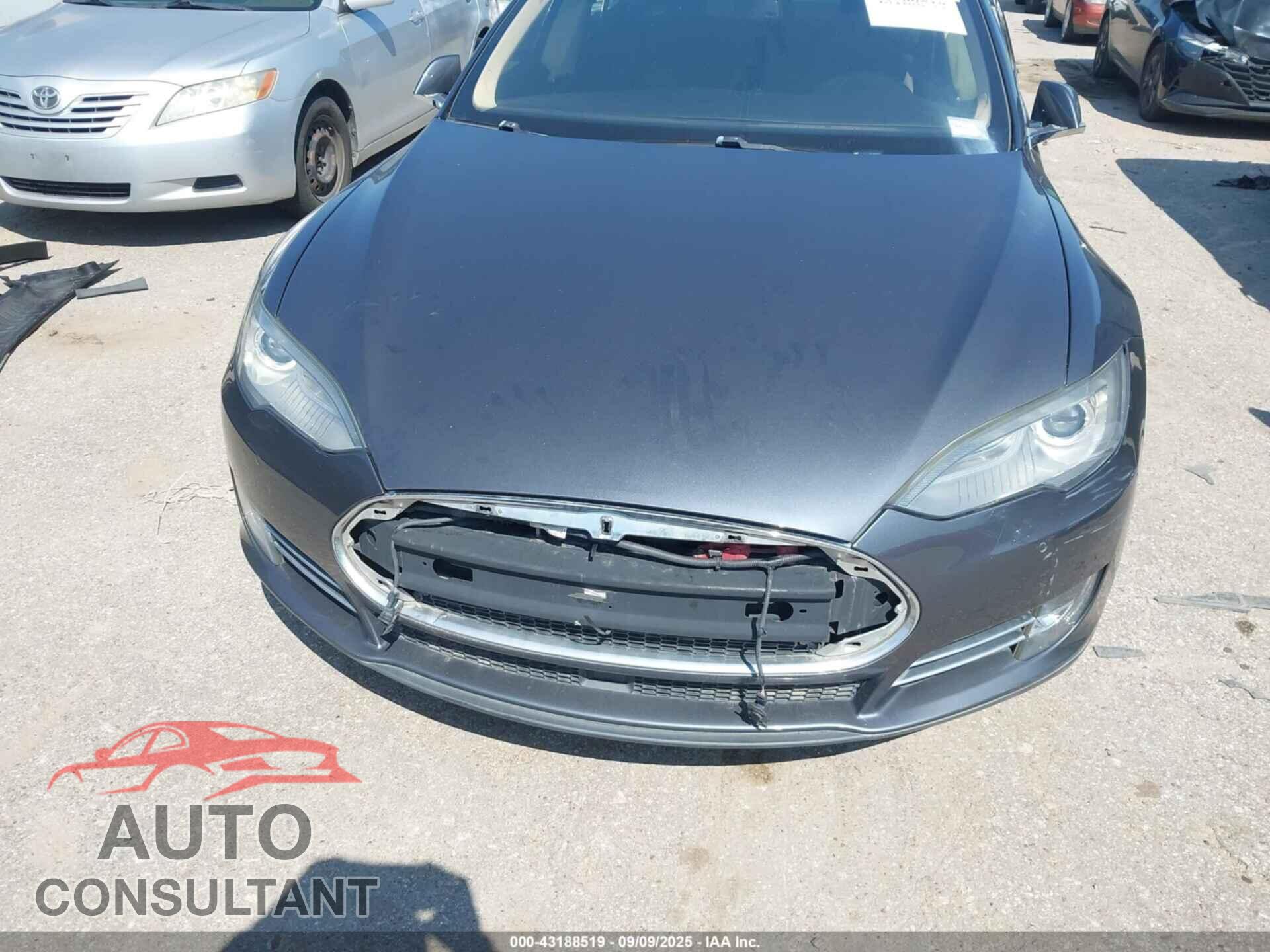 TESLA MODEL S 2014 - 5YJSA1H12EFP56351