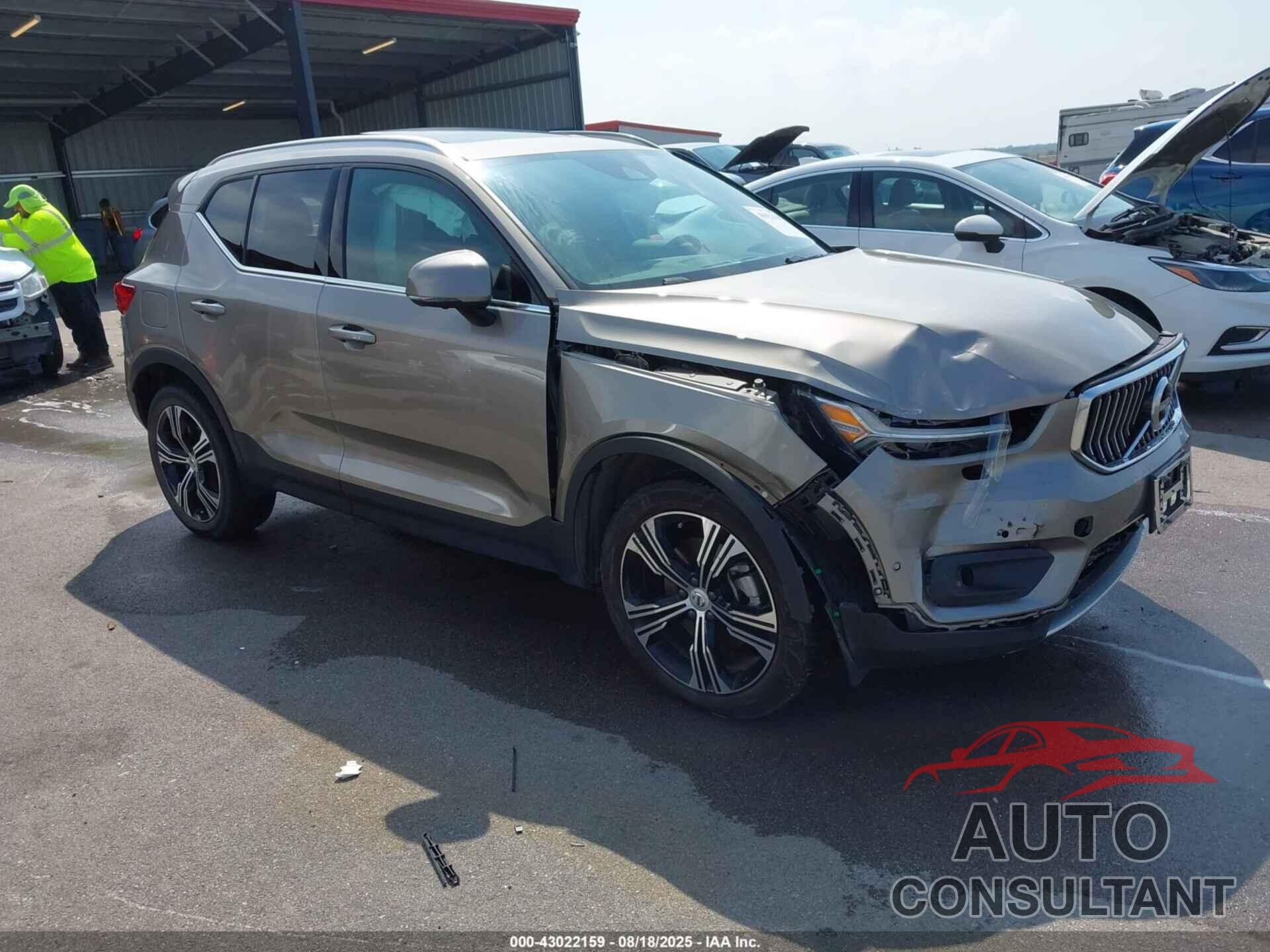 VOLVO XC40 2021 - YV4162UL8M2426559