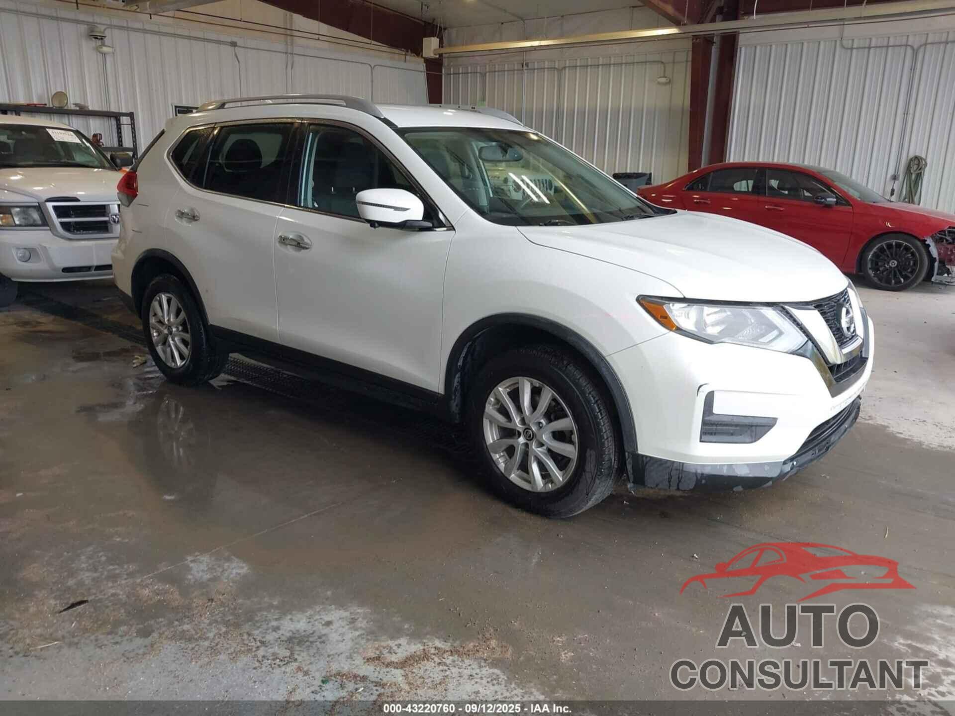 NISSAN ROGUE 2017 - KNMAT2MV3HP560952