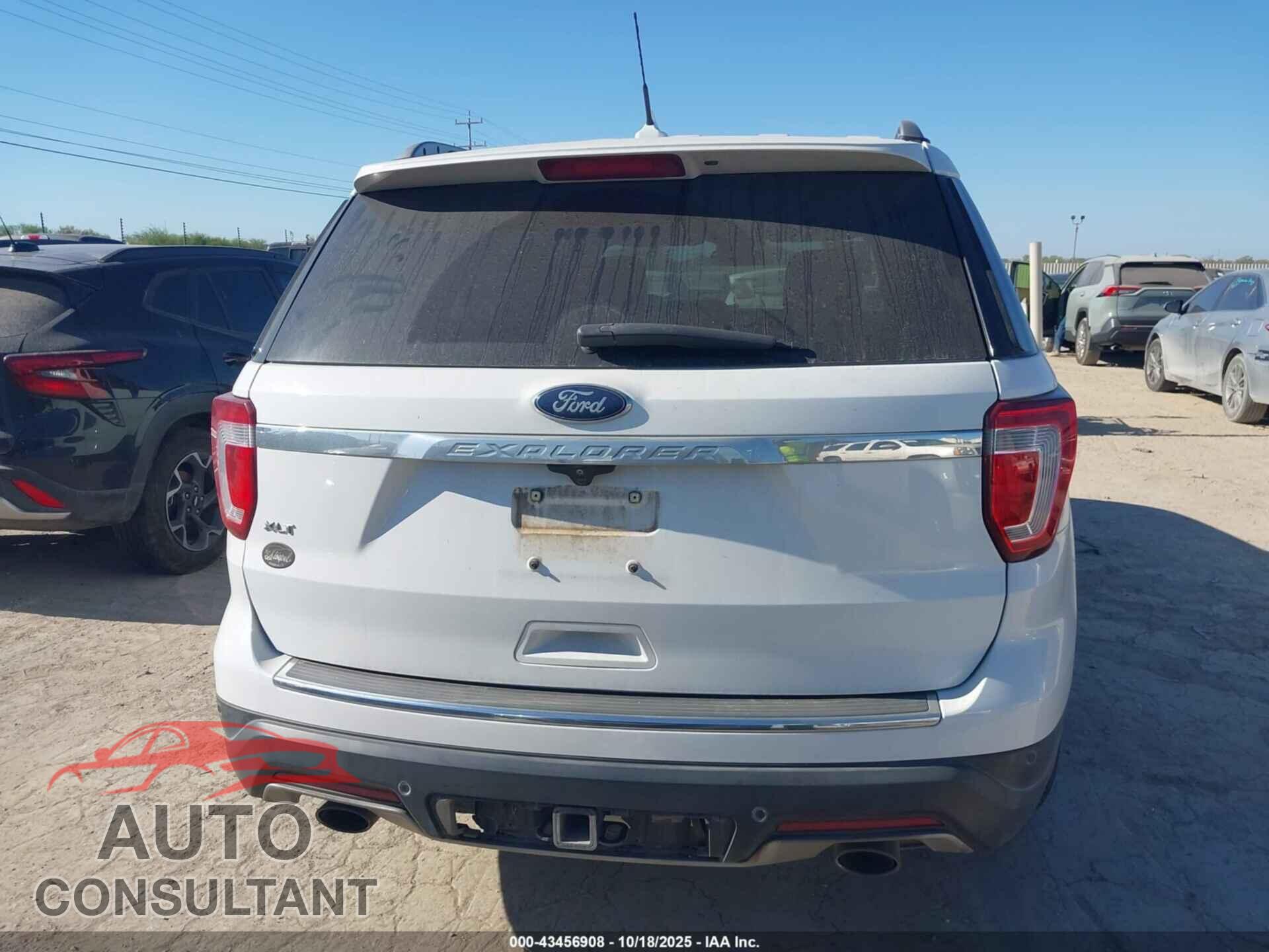 FORD EXPLORER 2018 - 1FM5K7D8XJGB77961
